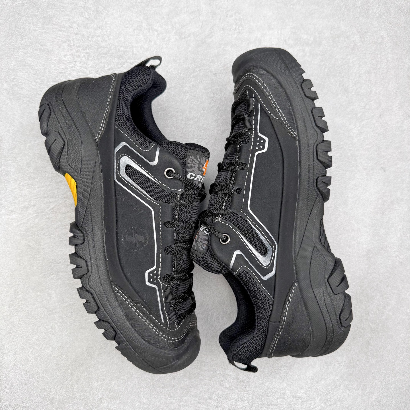 图片[3]-CAMEL骆驼 耐磨防滑 徒步登山 低帮 户外功能鞋 CAMEL骆驼，前身是来自天津的骆驼牌皮鞋厂，创立于1930年。经历近百年的市场激荡，CAMEL骆驼以个性、勇敢、探索及进取精神的丰富内涵成为风摩全球的户外运动品牌。以打造专业户外品牌为发展目标，以户外功能性体验为核心竞争力。CAMEL骆驼始终坚定把控产品高品质的需求，倾力研发出ENFO-TECH高科技系列，取得多项海内外重磅品质大奖，也收获了众多用户的信任和好评。截至目前，已有近4000家线下门店和5000万VIP客户，全面覆盖中国一二线城市，行销全球100多个国家和地区。未来，骆驼仍将继续追求高品质多样化的产品供应，为用户打造更舒适的户外穿着体验。实拍调校N版已经零色差零失真 百分百还原实物色彩所见即所得 不存在货不对板色差等低级问题 选购参考实物拍摄 不混卖不参货 只用心做好货严格选品 承诺混一赔十 尺码：36 36.5 37.5 38 38.5 39 40 40.5 41 42 42.5 43 44 44.5 45-选品中心