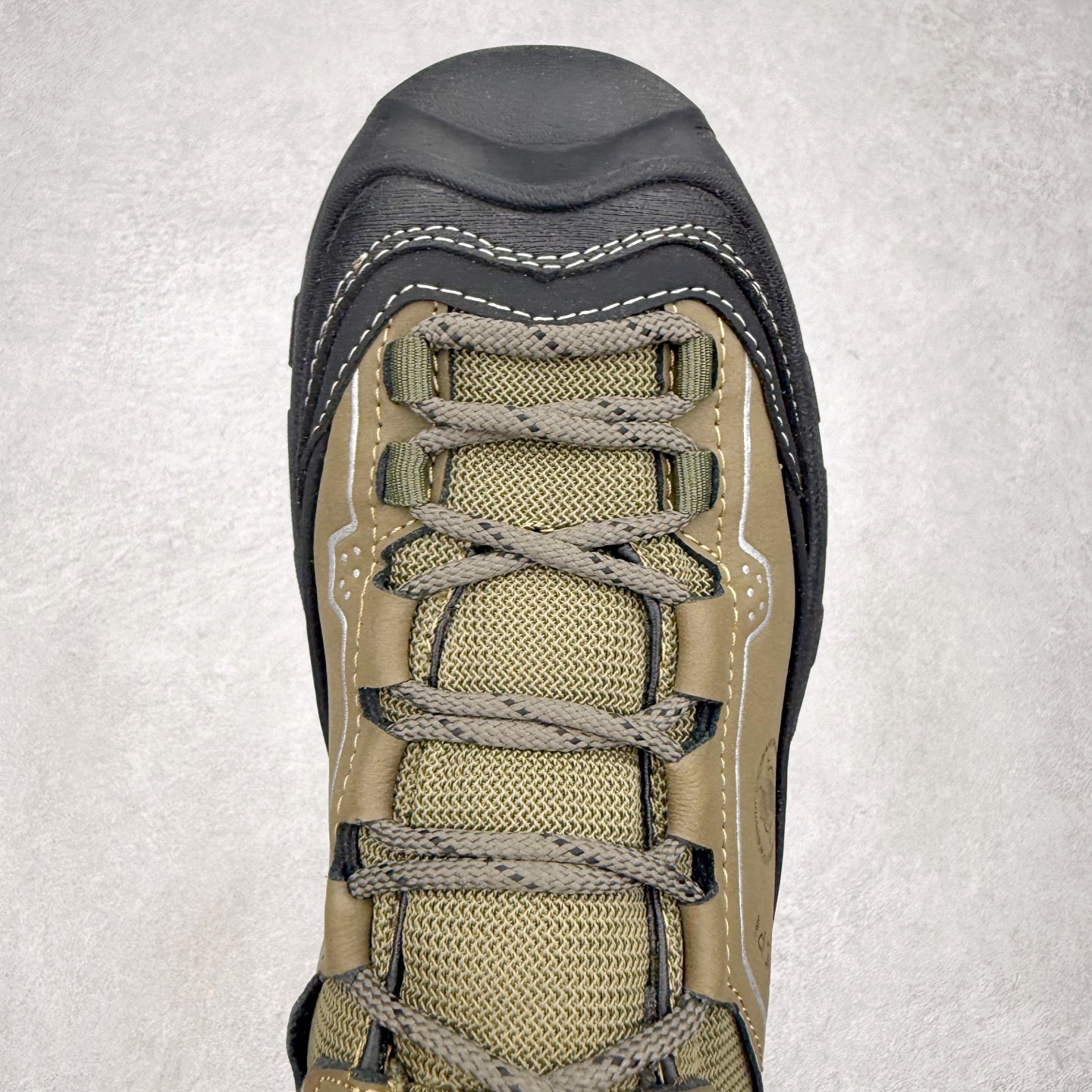 图片[4]-CAMEL骆驼 耐磨防滑 徒步登山 低帮 户外功能鞋 CAMEL骆驼，前身是来自天津的骆驼牌皮鞋厂，创立于1930年。经历近百年的市场激荡，CAMEL骆驼以个性、勇敢、探索及进取精神的丰富内涵成为风摩全球的户外运动品牌。以打造专业户外品牌为发展目标，以户外功能性体验为核心竞争力。CAMEL骆驼始终坚定把控产品高品质的需求，倾力研发出ENFO-TECH高科技系列，取得多项海内外重磅品质大奖，也收获了众多用户的信任和好评。截至目前，已有近4000家线下门店和5000万VIP客户，全面覆盖中国一二线城市，行销全球100多个国家和地区。未来，骆驼仍将继续追求高品质多样化的产品供应，为用户打造更舒适的户外穿着体验。实拍调校N版已经零色差零失真 百分百还原实物色彩所见即所得 不存在货不对板色差等低级问题 选购参考实物拍摄 不混卖不参货 只用心做好货严格选品 承诺混一赔十 尺码：36 36.5 37.5 38 38.5 39 40 40.5 41 42 42.5 43 44 44.5 45-选品中心