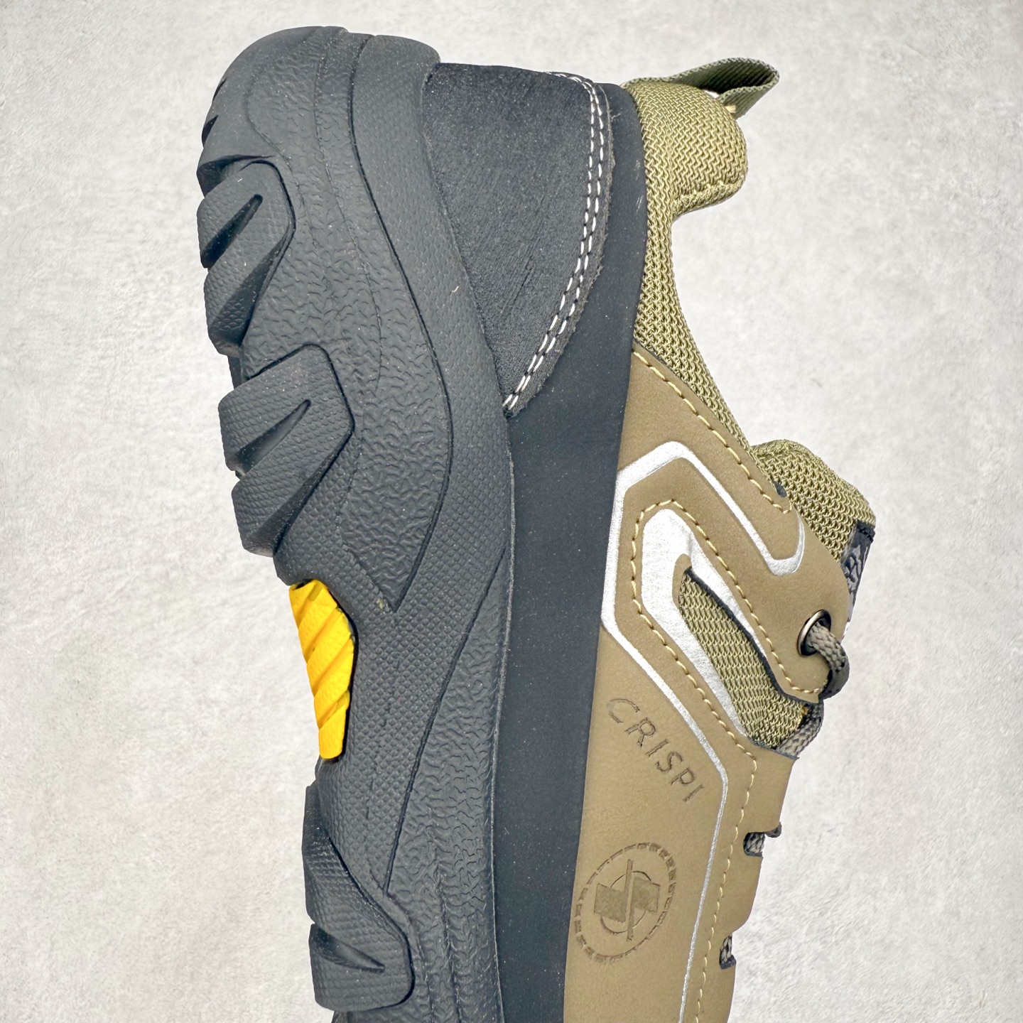 图片[6]-CAMEL骆驼 耐磨防滑 徒步登山 低帮 户外功能鞋 CAMEL骆驼，前身是来自天津的骆驼牌皮鞋厂，创立于1930年。经历近百年的市场激荡，CAMEL骆驼以个性、勇敢、探索及进取精神的丰富内涵成为风摩全球的户外运动品牌。以打造专业户外品牌为发展目标，以户外功能性体验为核心竞争力。CAMEL骆驼始终坚定把控产品高品质的需求，倾力研发出ENFO-TECH高科技系列，取得多项海内外重磅品质大奖，也收获了众多用户的信任和好评。截至目前，已有近4000家线下门店和5000万VIP客户，全面覆盖中国一二线城市，行销全球100多个国家和地区。未来，骆驼仍将继续追求高品质多样化的产品供应，为用户打造更舒适的户外穿着体验。实拍调校N版已经零色差零失真 百分百还原实物色彩所见即所得 不存在货不对板色差等低级问题 选购参考实物拍摄 不混卖不参货 只用心做好货严格选品 承诺混一赔十 尺码：36 36.5 37.5 38 38.5 39 40 40.5 41 42 42.5 43 44 44.5 45-选品中心