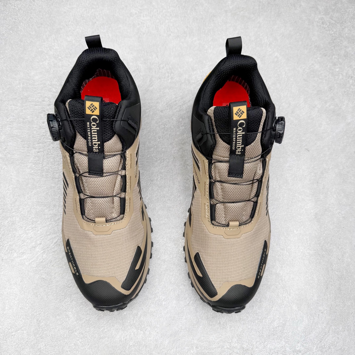 图片[2]-Columbia哥伦比亚男士徒步越野机能运动跑鞋 鞋面主体部分采用网状薄翼材质中底是大坡王最具特色的山形结构 鞋带采用 旋钮快速穿脱系统 全系列延续 山棱线工业设计设计，鞋面采用OUTDRY™立体轻盈科技鞋面，保持优越性能，透气干爽，从容应对野外多变状况；鞋底使用鞋底采用Vibram Megagrip 大底，抓地耐磨，三角多向奇钉设计易于鞋底异物排出，助你轻松掌控各种野外地形；而FluidFrame™中底稳定系统搭载TECHLITE+™升级轻盈缓震技术，轻软回弹，轻松跨越障碍。 尺码：40-45-选品中心