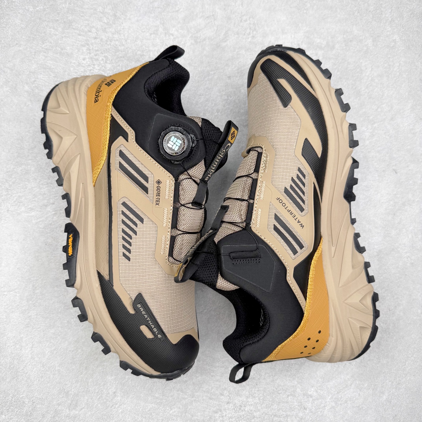 图片[3]-Columbia哥伦比亚男士徒步越野机能运动跑鞋 鞋面主体部分采用网状薄翼材质中底是大坡王最具特色的山形结构 鞋带采用 旋钮快速穿脱系统 全系列延续 山棱线工业设计设计，鞋面采用OUTDRY™立体轻盈科技鞋面，保持优越性能，透气干爽，从容应对野外多变状况；鞋底使用鞋底采用Vibram Megagrip 大底，抓地耐磨，三角多向奇钉设计易于鞋底异物排出，助你轻松掌控各种野外地形；而FluidFrame™中底稳定系统搭载TECHLITE+™升级轻盈缓震技术，轻软回弹，轻松跨越障碍。 尺码：40-45-选品中心