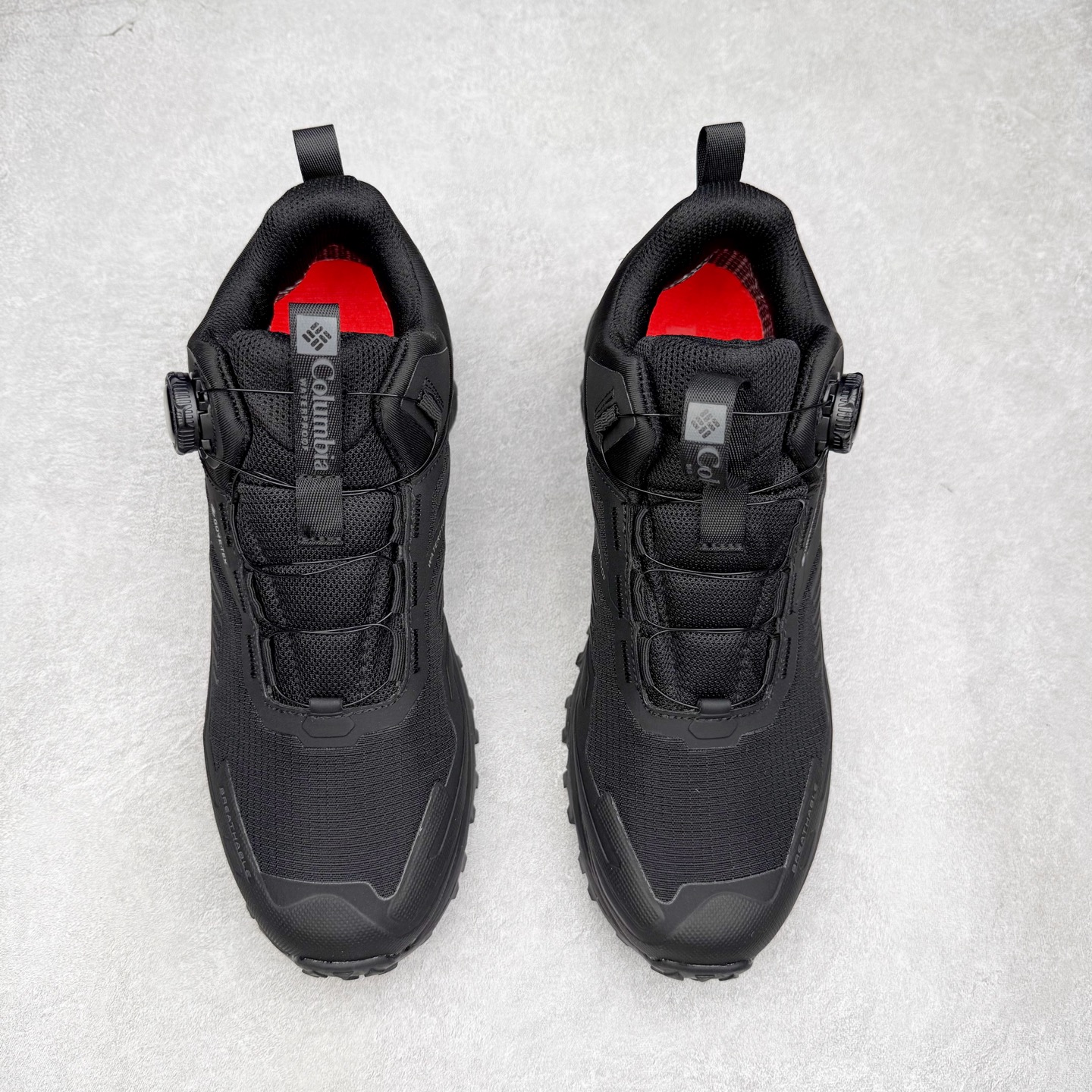 图片[2]-Columbia哥伦比亚男士徒步越野机能运动跑鞋 鞋面主体部分采用网状薄翼材质中底是大坡王最具特色的山形结构 鞋带采用 旋钮快速穿脱系统 全系列延续 山棱线工业设计设计，鞋面采用OUTDRY™立体轻盈科技鞋面，保持优越性能，透气干爽，从容应对野外多变状况；鞋底使用鞋底采用Vibram Megagrip 大底，抓地耐磨，三角多向奇钉设计易于鞋底异物排出，助你轻松掌控各种野外地形；而FluidFrame™中底稳定系统搭载TECHLITE+™升级轻盈缓震技术，轻软回弹，轻松跨越障碍。 尺码：40-45-选品中心