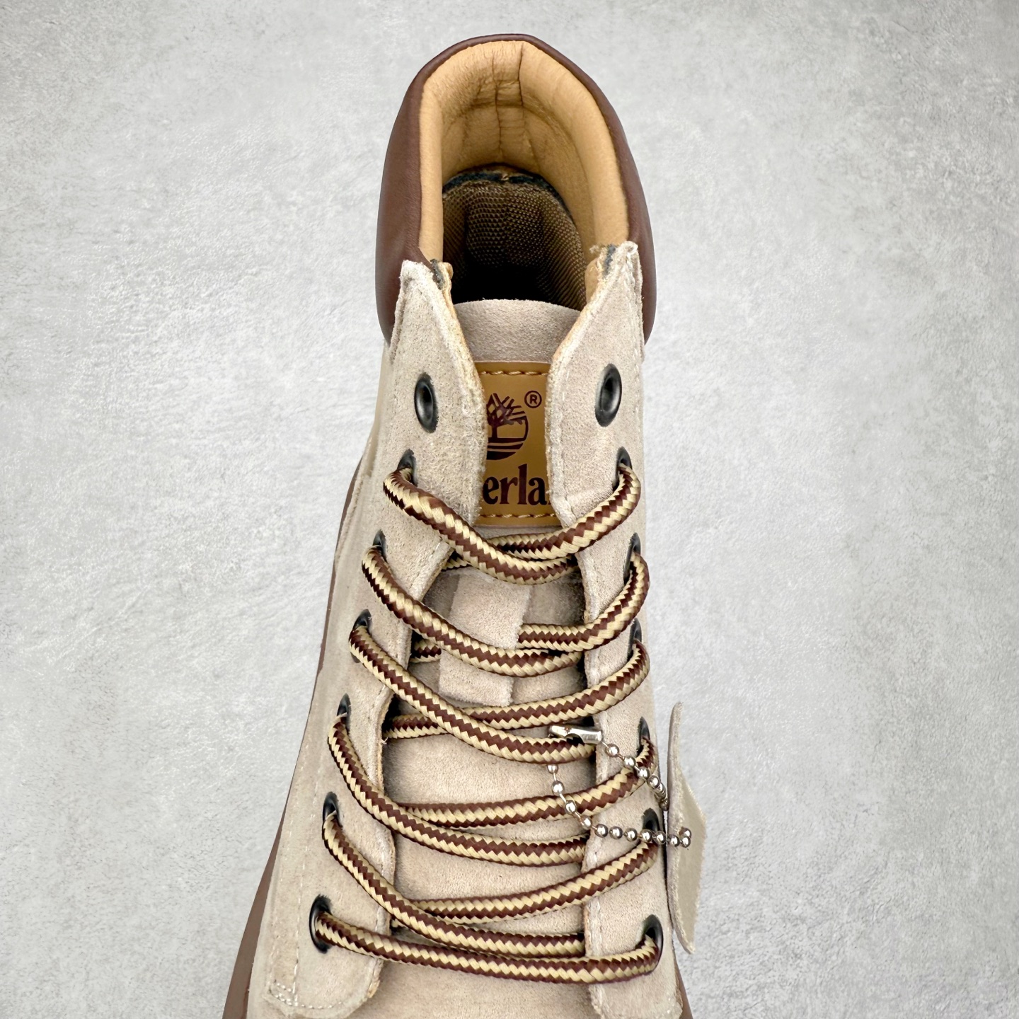 图片[5]-Timberland添柏岚/天伯伦户外中帮休闲大黄靴系列 广东大厂品质 原盒原包装 面料采用意大利🇮🇹顶级磨砂细纹牛皮 搭配防臭防腐真皮乳胶鞋垫 给您完美的穿着体验 质量考究耐穿 型男必备 专治不帅 高品质脚感一流 尺码：38 39 40 41 42 43 44（皮鞋码）-选品中心