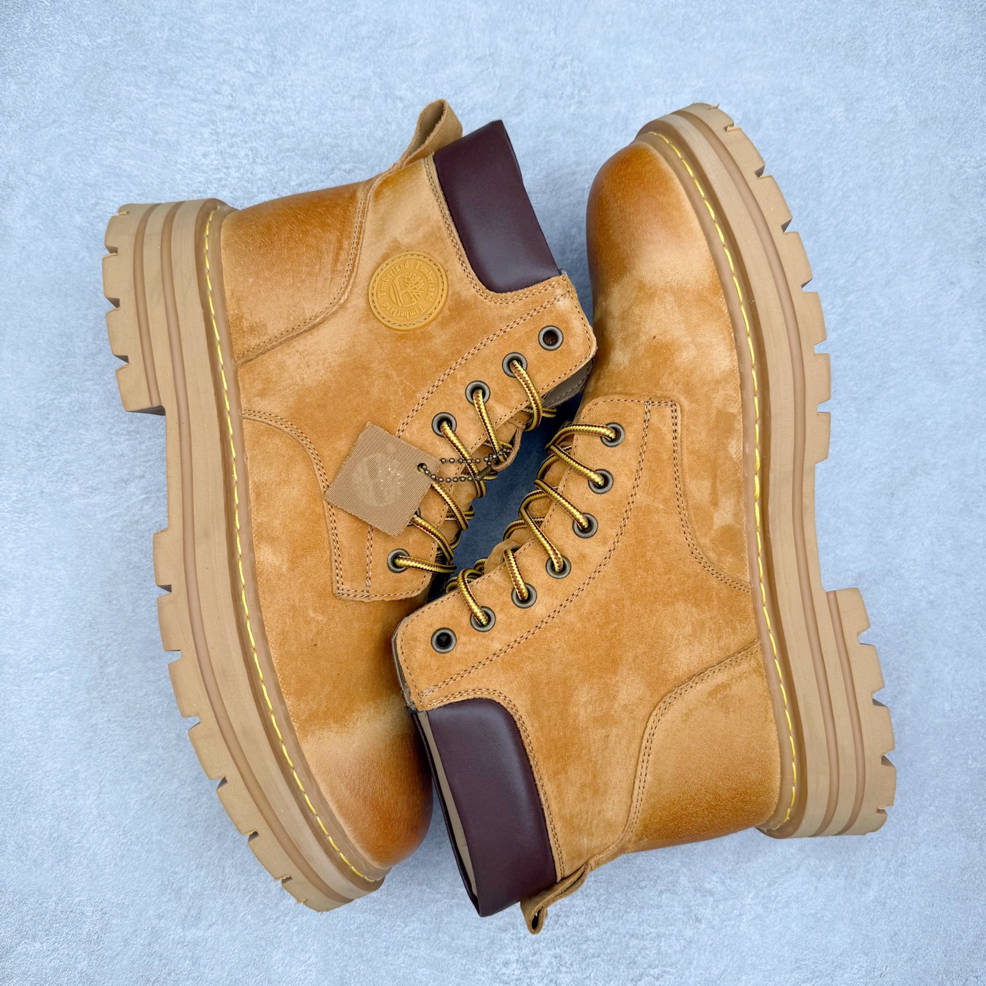 图片[3]-Timberland添柏岚/天伯伦户外中帮休闲大黄靴系列 广东大厂品质 原盒原包装 面料采用意大利🇮🇹顶级磨砂细纹牛皮 搭配防臭防腐真皮乳胶鞋垫 给您完美的穿着体验 质量考究耐穿 型男必备 专治不帅 高品质脚感一流 尺码：38 39 40 41 42 43 44（皮鞋码）-选品中心