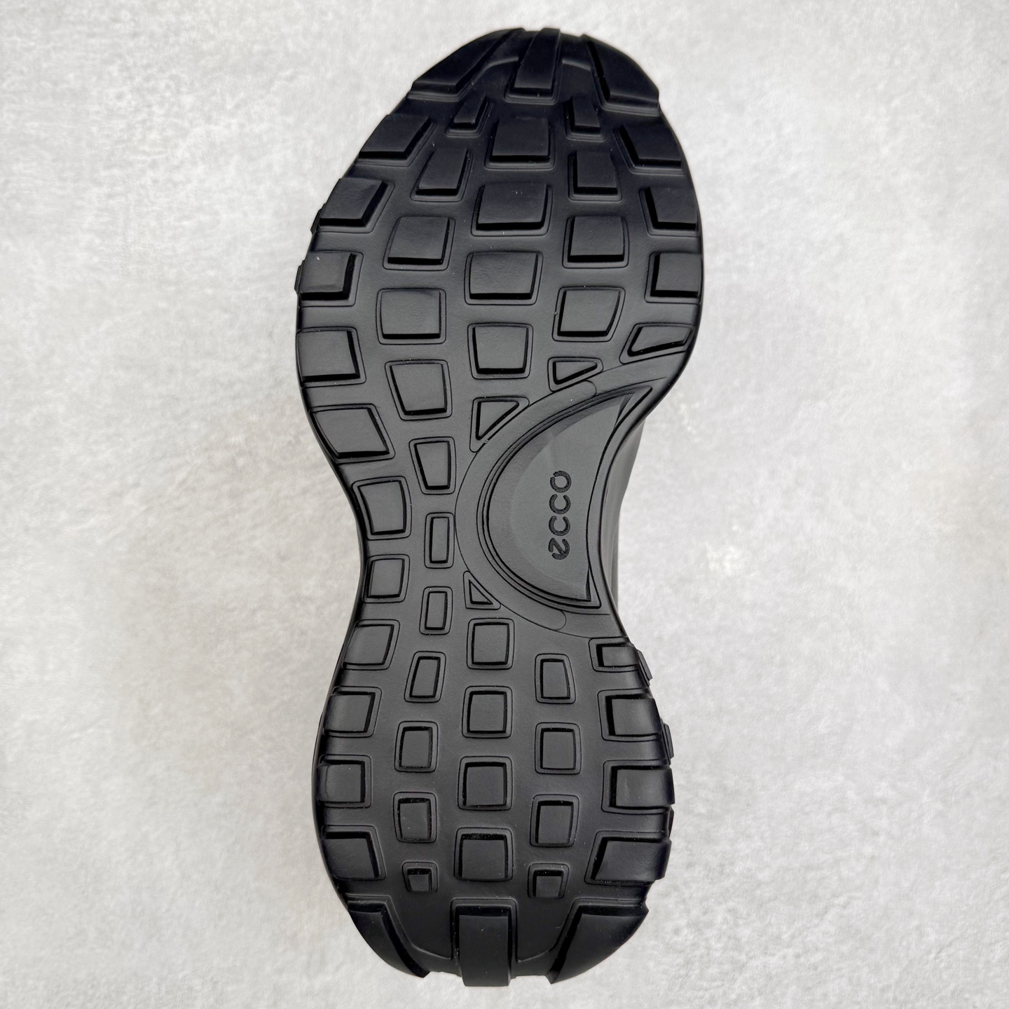 图片[9]-ECCO爱步健身男鞋 2023秋新款BIOM缓震舒适慢跑鞋 健步2.0 系列黄景瑜同款 城市运动鞋 GORE-TEX防水技术结合了优化的透气性和潮湿性天气防护的功能 直接注塑工艺连接鞋面与鞋底 一体成型，合脚耐穿 BIOM自然律动科技，令双足自然平行落地 长效缓震，带来裸足运动体验 橡胶大底，抓地力强，具有良好的防滑耐磨性 缓震透气 适跑畅练 尺码：39 40 41 42 43 44（正常码）-选品中心