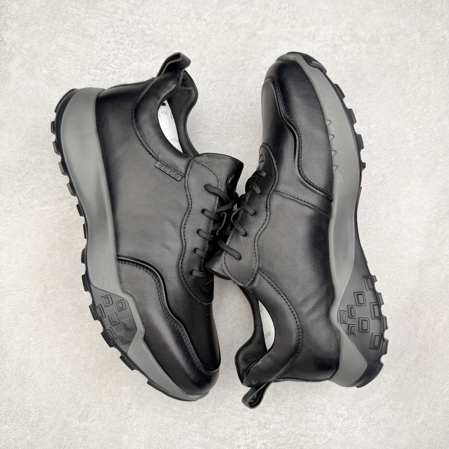 图片[3]-ECCO爱步健身男鞋 2023秋新款BIOM缓震舒适慢跑鞋 健步2.0 系列黄景瑜同款 城市运动鞋 GORE-TEX防水技术结合了优化的透气性和潮湿性天气防护的功能 直接注塑工艺连接鞋面与鞋底 一体成型，合脚耐穿 BIOM自然律动科技，令双足自然平行落地 长效缓震，带来裸足运动体验 橡胶大底，抓地力强，具有良好的防滑耐磨性 缓震透气 适跑畅练 尺码：39 40 41 42 43 44（正常码）-选品中心