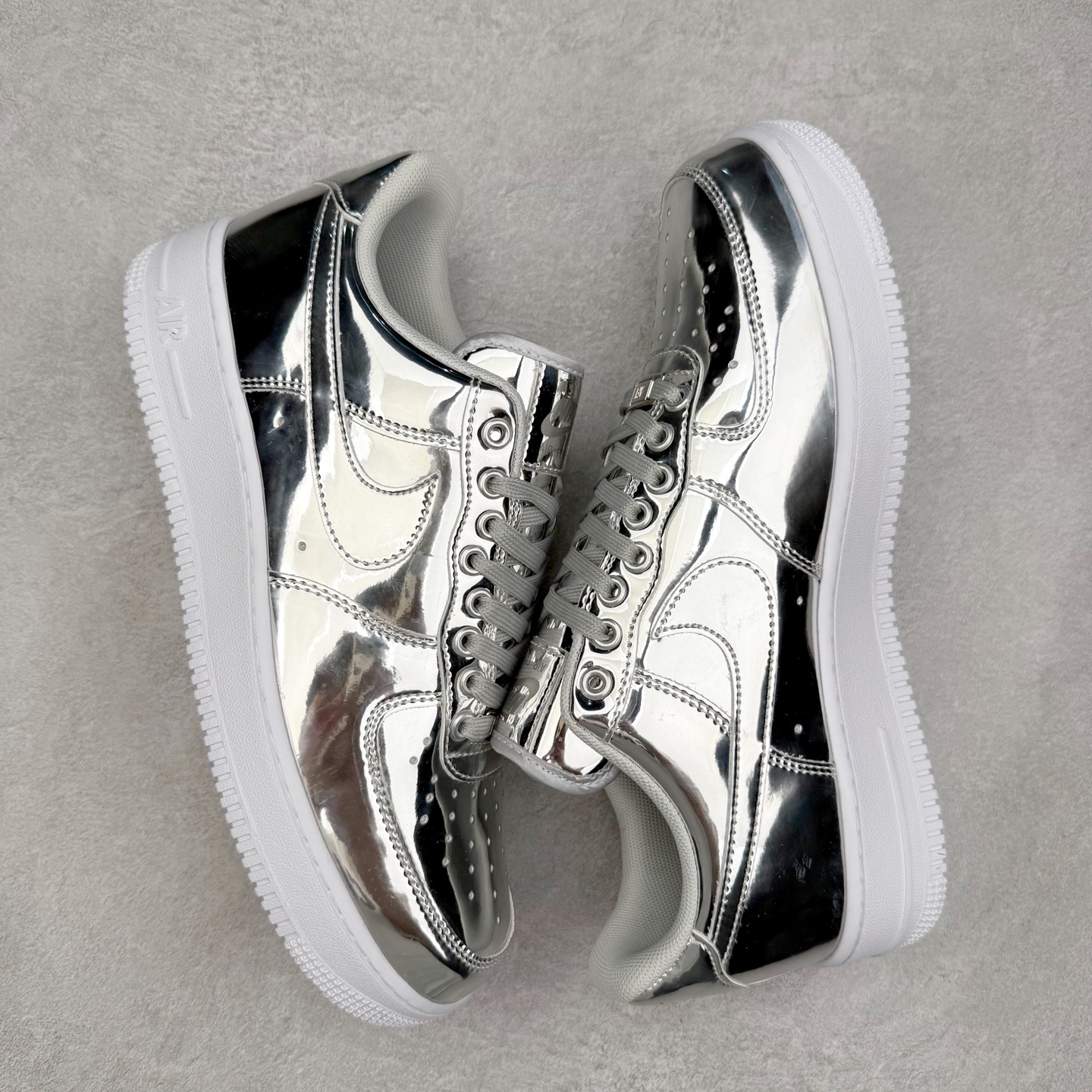 图片[3]-NK Air Force 1´07 Low 空军一号低帮百搭休闲运动板鞋 CQ6566-001 柔软、弹性十足的缓震性能和出色的中底设计 横跨复古与现代的外型结合 造就出风靡全球 三十多年的Force 1 直到今天还深受青睐 实拍调校N版已经零色差零失真 百分百还原实物色彩所见即所得 不存在货不对板色差等低级问题 选购参考实物拍摄 不混卖不参货 只用心做好货严格选品 承诺混一赔十 尺码：36 36.5 37.5 38 38.5 39 40 40.5 41 42 42.5 43 44 44.5 45-选品中心