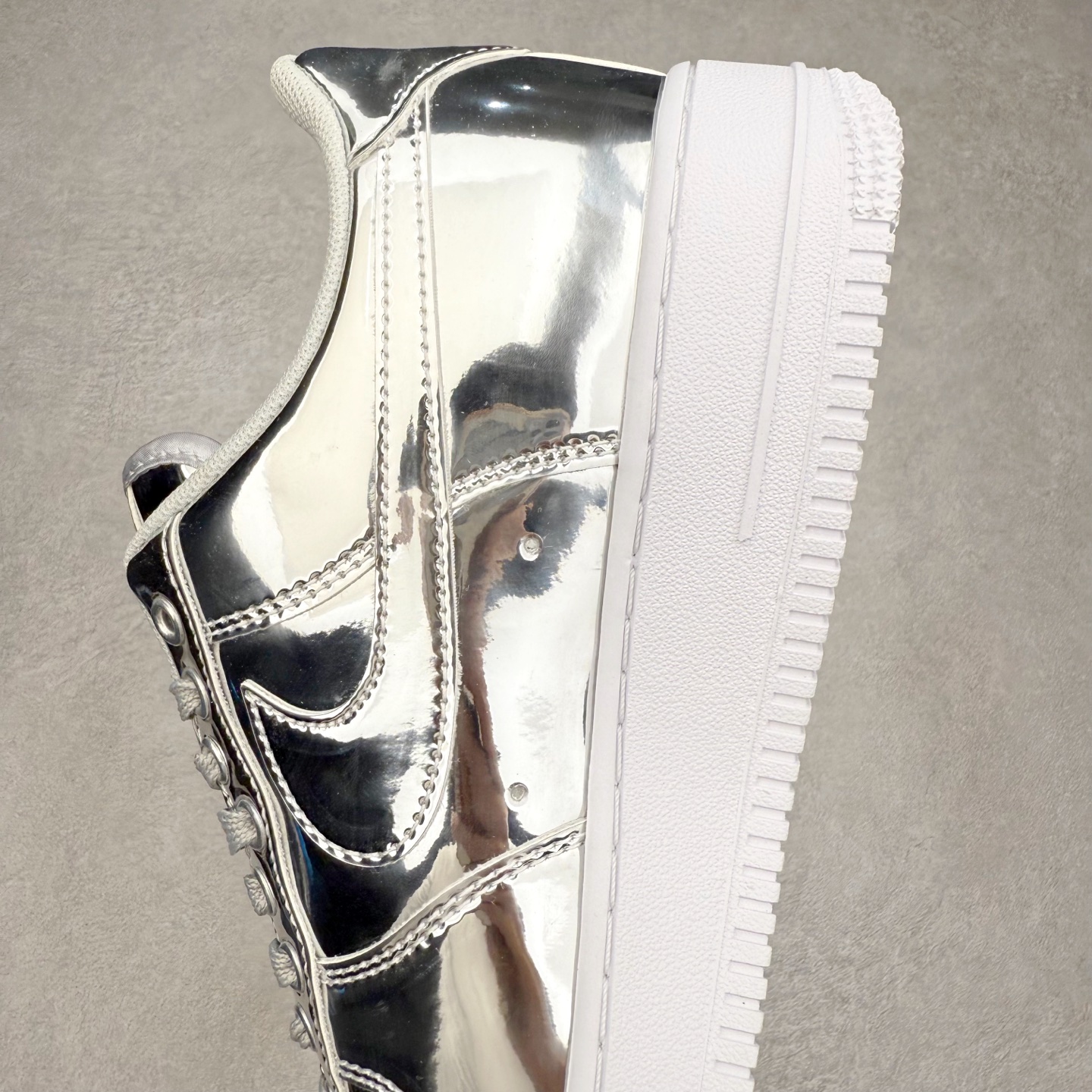 图片[7]-NK Air Force 1´07 Low 空军一号低帮百搭休闲运动板鞋 CQ6566-001 柔软、弹性十足的缓震性能和出色的中底设计 横跨复古与现代的外型结合 造就出风靡全球 三十多年的Force 1 直到今天还深受青睐 实拍调校N版已经零色差零失真 百分百还原实物色彩所见即所得 不存在货不对板色差等低级问题 选购参考实物拍摄 不混卖不参货 只用心做好货严格选品 承诺混一赔十 尺码：36 36.5 37.5 38 38.5 39 40 40.5 41 42 42.5 43 44 44.5 45-选品中心