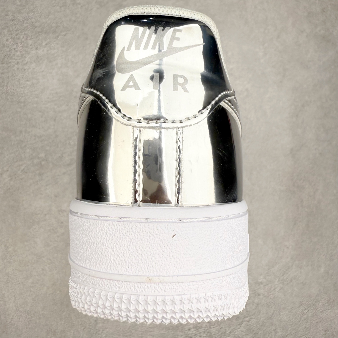 图片[8]-NK Air Force 1´07 Low 空军一号低帮百搭休闲运动板鞋 CQ6566-001 柔软、弹性十足的缓震性能和出色的中底设计 横跨复古与现代的外型结合 造就出风靡全球 三十多年的Force 1 直到今天还深受青睐 实拍调校N版已经零色差零失真 百分百还原实物色彩所见即所得 不存在货不对板色差等低级问题 选购参考实物拍摄 不混卖不参货 只用心做好货严格选品 承诺混一赔十 尺码：36 36.5 37.5 38 38.5 39 40 40.5 41 42 42.5 43 44 44.5 45-选品中心