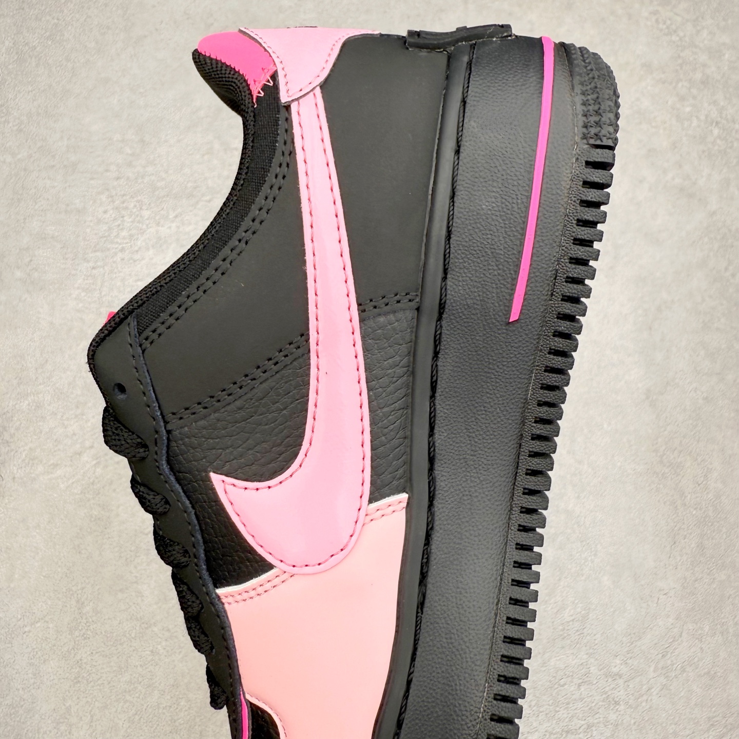 图片[7]-NK Air Force 1´07 Low 空军一号低帮百搭休闲运动板鞋 CI0919-006 柔软、弹性十足的缓震性能和出色的中底设计 横跨复古与现代的外型结合 造就出风靡全球 三十多年的Force 1 直到今天还深受青睐 实拍调校N版已经零色差零失真 百分百还原实物色彩所见即所得 不存在货不对板色差等低级问题 选购参考实物拍摄 不混卖不参货 只用心做好货严格选品 承诺混一赔十 尺码：36 36.5 37.5 38 38.5 39 40 40.5 41 42 42.5 43 44 44.5 45-选品中心