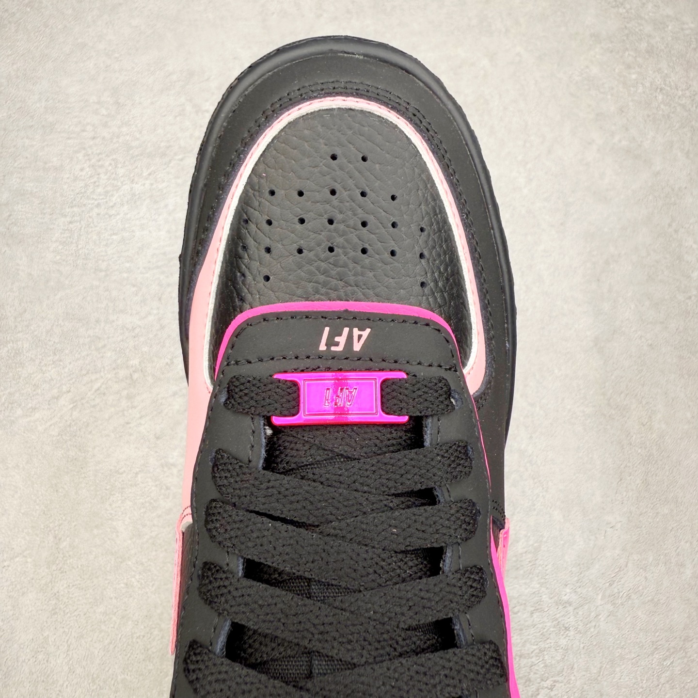 图片[4]-NK Air Force 1´07 Low 空军一号低帮百搭休闲运动板鞋 CI0919-006 柔软、弹性十足的缓震性能和出色的中底设计 横跨复古与现代的外型结合 造就出风靡全球 三十多年的Force 1 直到今天还深受青睐 实拍调校N版已经零色差零失真 百分百还原实物色彩所见即所得 不存在货不对板色差等低级问题 选购参考实物拍摄 不混卖不参货 只用心做好货严格选品 承诺混一赔十 尺码：36 36.5 37.5 38 38.5 39 40 40.5 41 42 42.5 43 44 44.5 45-选品中心