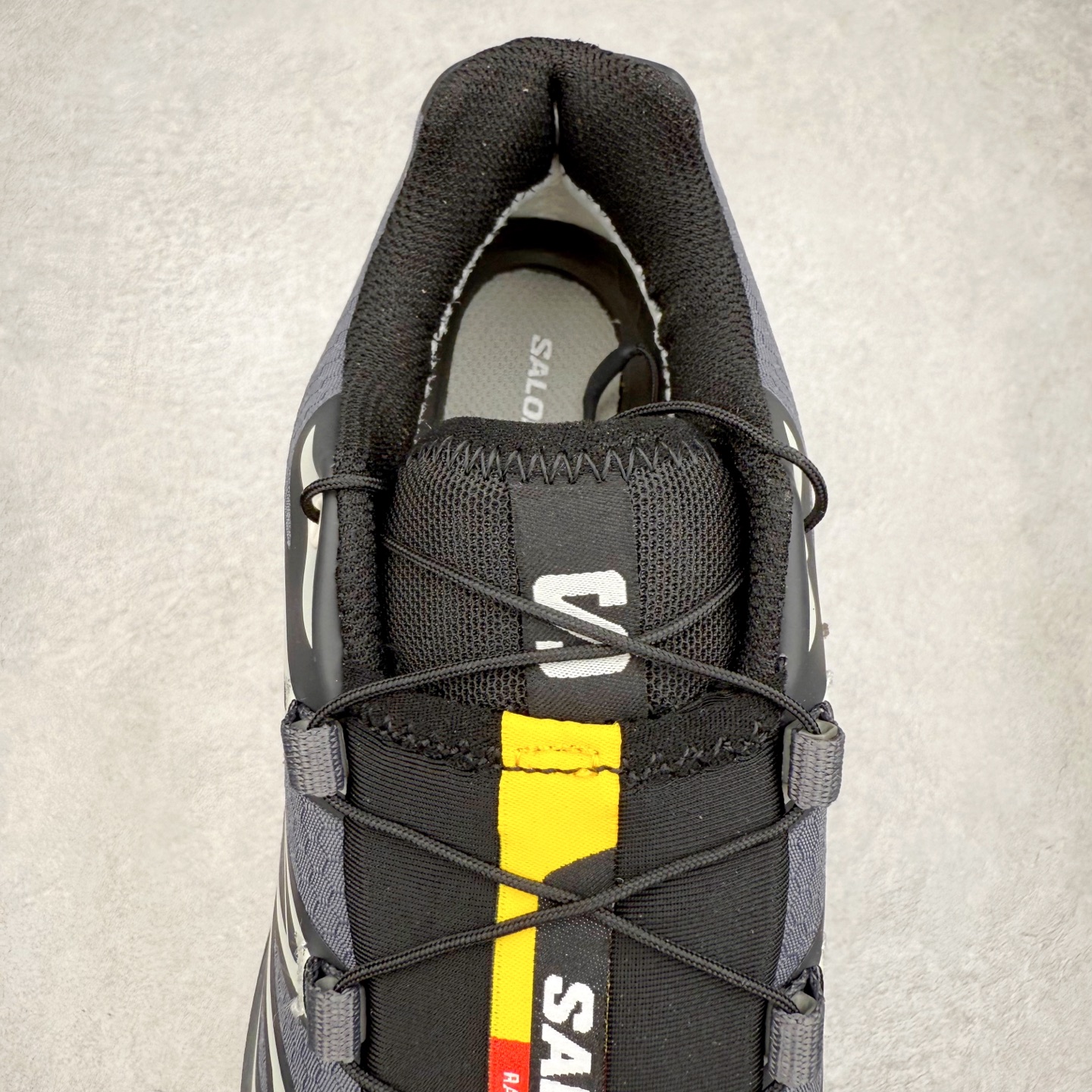 图片[5]-＃绿X/GX Salomon XT-6 萨洛蒙复古潮流户外机能登山跑鞋 纯原外贸平台特供订单 耗时半年巨作 全套原纸板楦头开发 原厂特供网布配套加持 确保原汁原味 完美呈现版型 原档数据独家私模五层组合大底 男女鞋同步官方开发至46.5 原装Ortholite轻量化鞋垫 中底布带钢印编号 原厂TPU锁扣 进口港宝加持 后跟自然饱满 还原公司包裹性 鞋面以“锯齿”状的包裹系统呈现 在基色底之下加入了各种色点缀 将公司的最新技术和时尚前卫的造型融入耐用的长跑款式中 鞋面由 TPU 薄膜制成 并焊接在高耐磨网眼上 使其既时尚又坚固 由 ACS底盘支撑 可增强稳定性和支撑力 以及由橡胶凸耳 Contragrip外底覆盖的 EVA 缓冲中底 旨在应对崎岖的地形 鞋舌上的彩色Salomon 标签、Quicklace 系统以及鞋头、鞋舌和鞋跟上的附加品牌使细节更加完美 让穿着者可以轻松驾驭户外与通勤下的任何运动生活场景 无缝鞋身户外随意纵横 颜值与脚感兼备 出街通勤 绝对非常吸睛 你值得拥有 尺码：36 36.5 37.5 38 38.5 39 40 40.5 41 42 42.5 43 44 44.5 45 46 46.5 注意：偏小1码-选品中心