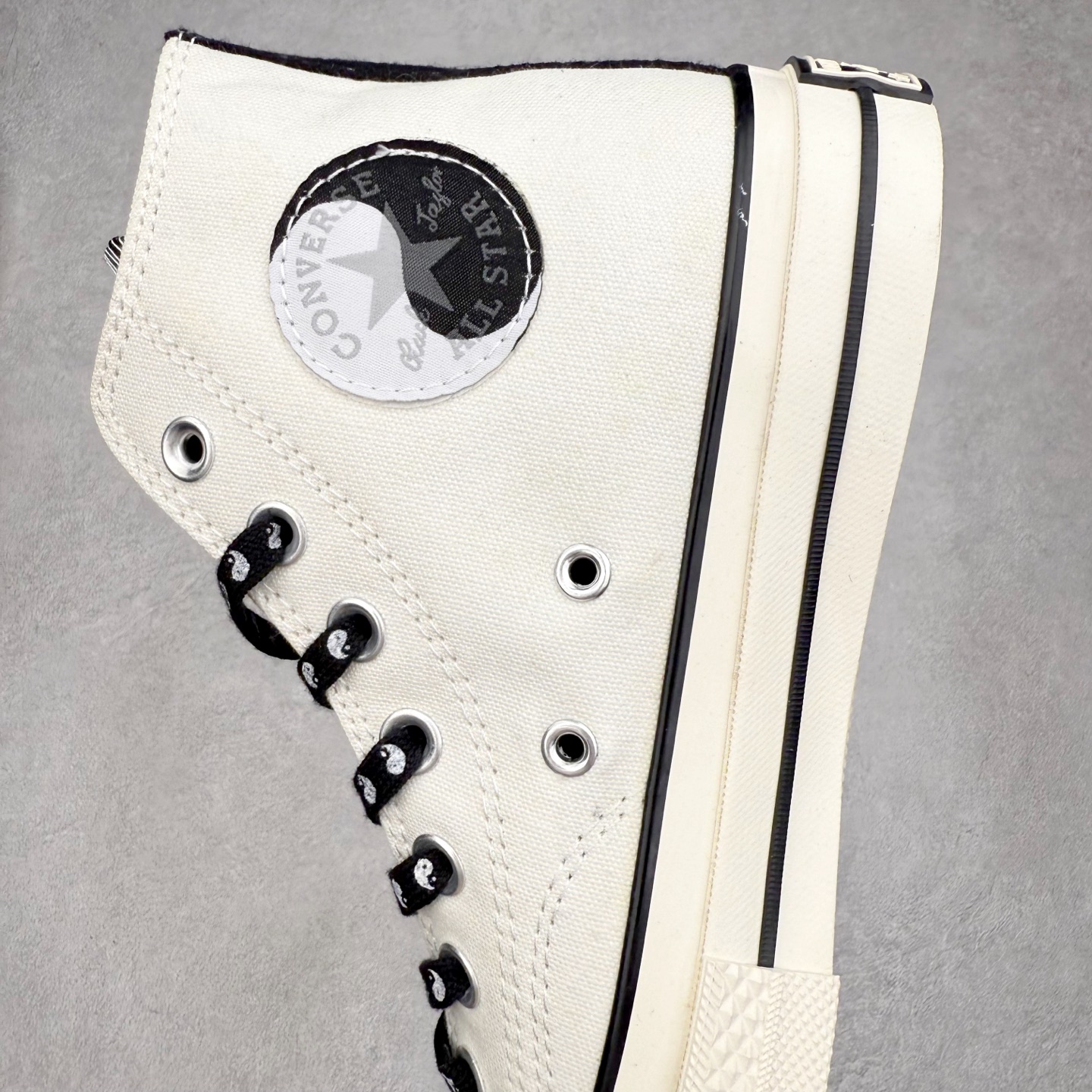 图片[7]-Converse Chuck 1970s 太极白黑 中国元素阴阳太极系列 重磅回归‼️ 鞋款以当下最火的1970s为基础 鞋身采用阴阳拼色设计 鞋底半月黑白构造阴阳太极图案 鞋带印上太极阴阳阵 细节满满 尺码：35 36 36.5 37 37.5 38 39 39.5 40 41 41.5 42 42.5 43 44-选品中心