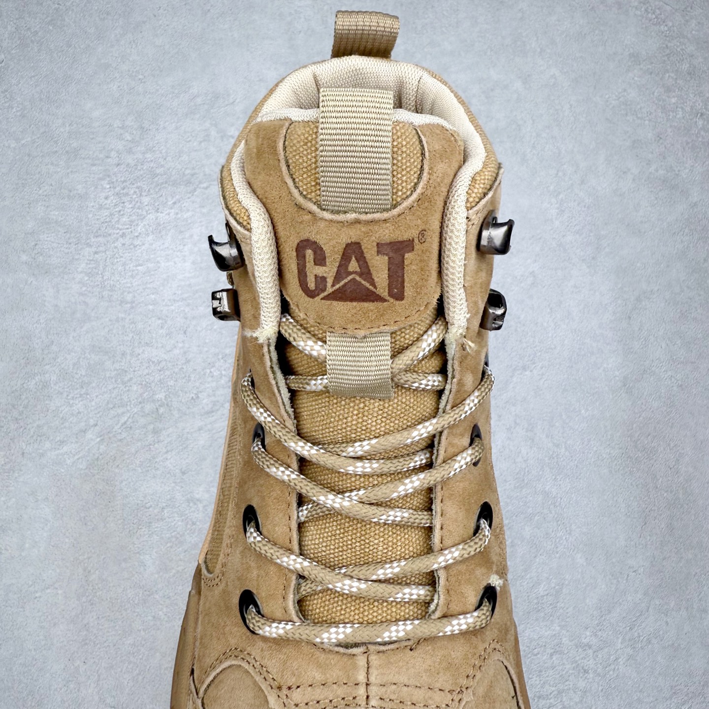 图片[5]-CAT卡特 户外工装轻底休闲马丁靴大黄靴系列 广东大厂品质 全新工艺升级 全鞋真牛皮材料 大底到五金都是代工厂原材料制作 同原版固特异永不开胶工艺 好货不杀猪 首单质量严格把控 全网独家首发 品质毋庸置疑 全套官网统一包装 今年冬季防寒户外专用 日常随意搭配 尺码：39 40 41 42 43 44（皮鞋码）-选品中心