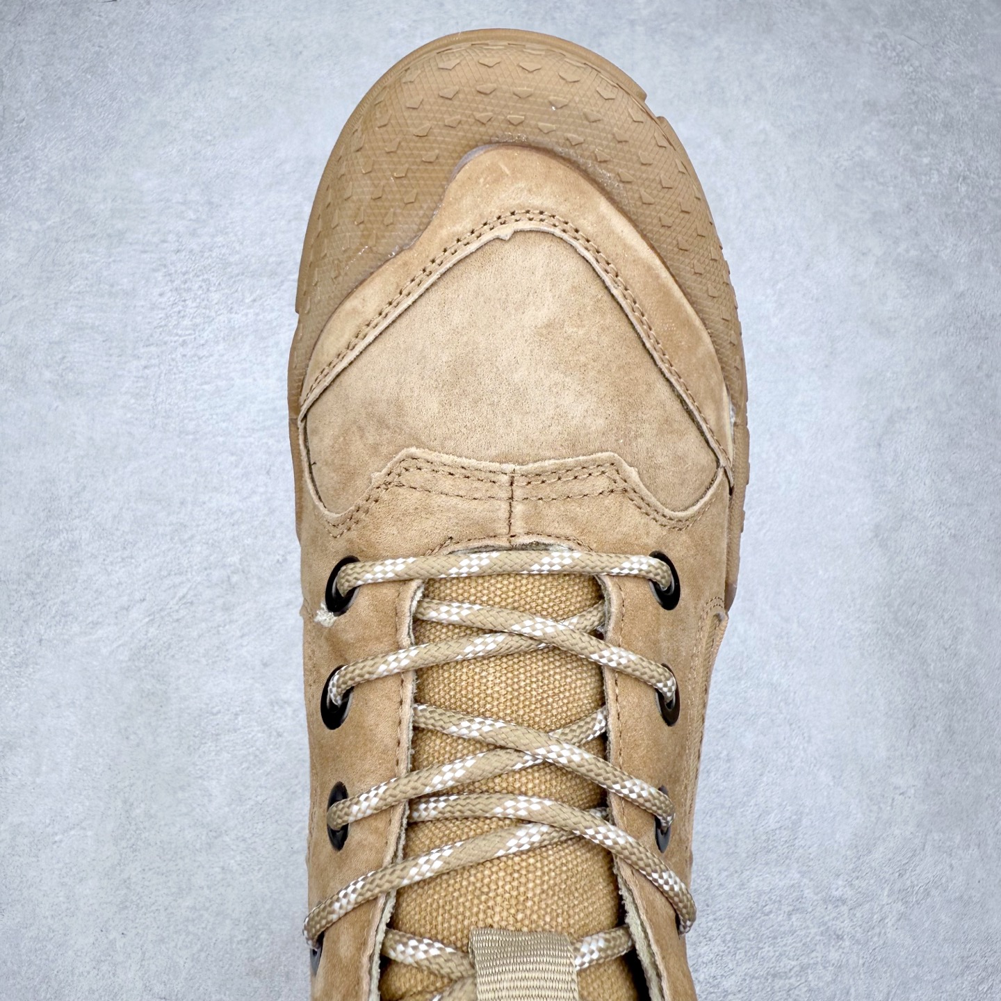 图片[4]-CAT卡特 户外工装轻底休闲马丁靴大黄靴系列 广东大厂品质 全新工艺升级 全鞋真牛皮材料 大底到五金都是代工厂原材料制作 同原版固特异永不开胶工艺 好货不杀猪 首单质量严格把控 全网独家首发 品质毋庸置疑 全套官网统一包装 今年冬季防寒户外专用 日常随意搭配 尺码：39 40 41 42 43 44（皮鞋码）-选品中心