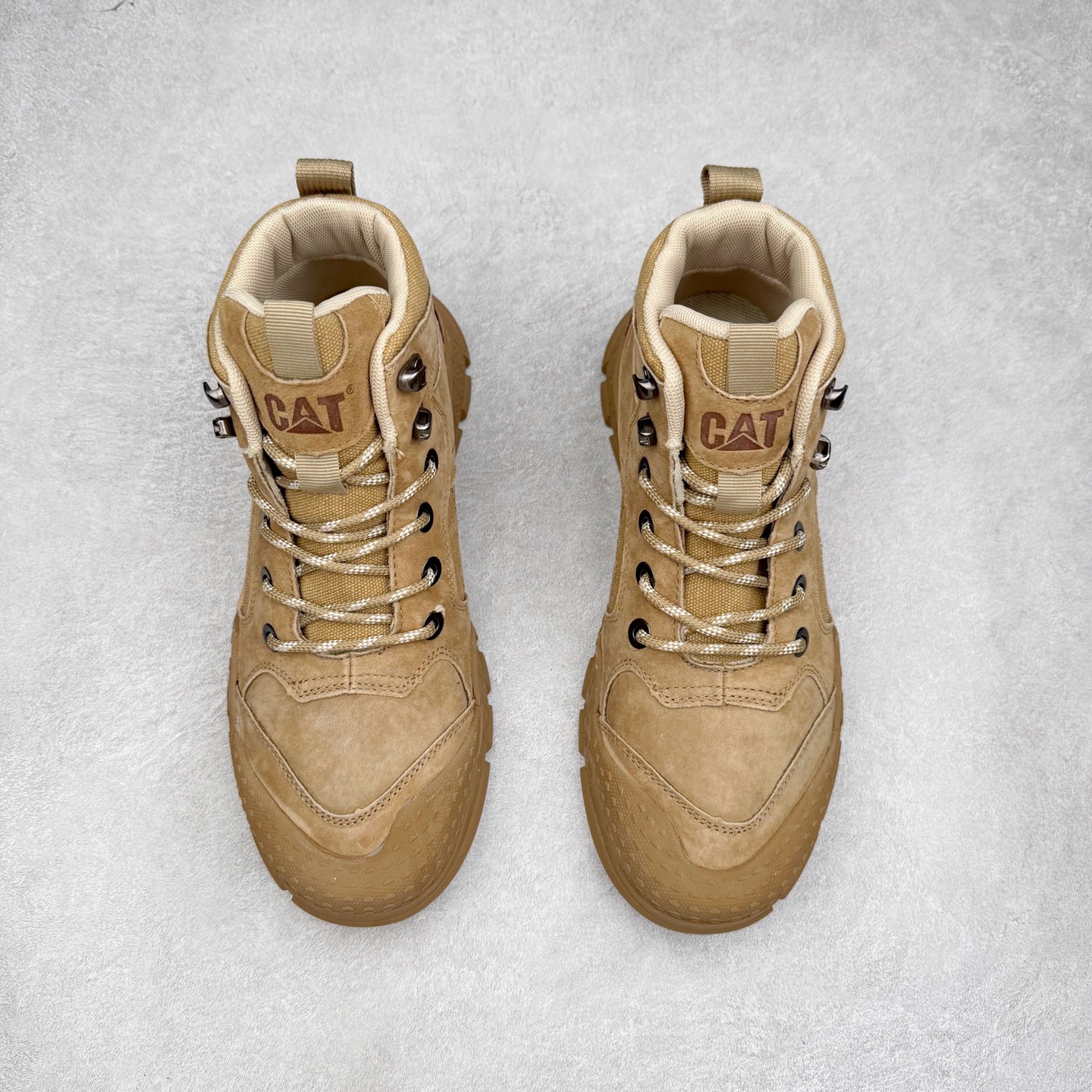 图片[2]-CAT卡特 户外工装轻底休闲马丁靴大黄靴系列 广东大厂品质 全新工艺升级 全鞋真牛皮材料 大底到五金都是代工厂原材料制作 同原版固特异永不开胶工艺 好货不杀猪 首单质量严格把控 全网独家首发 品质毋庸置疑 全套官网统一包装 今年冬季防寒户外专用 日常随意搭配 尺码：39 40 41 42 43 44（皮鞋码）-选品中心