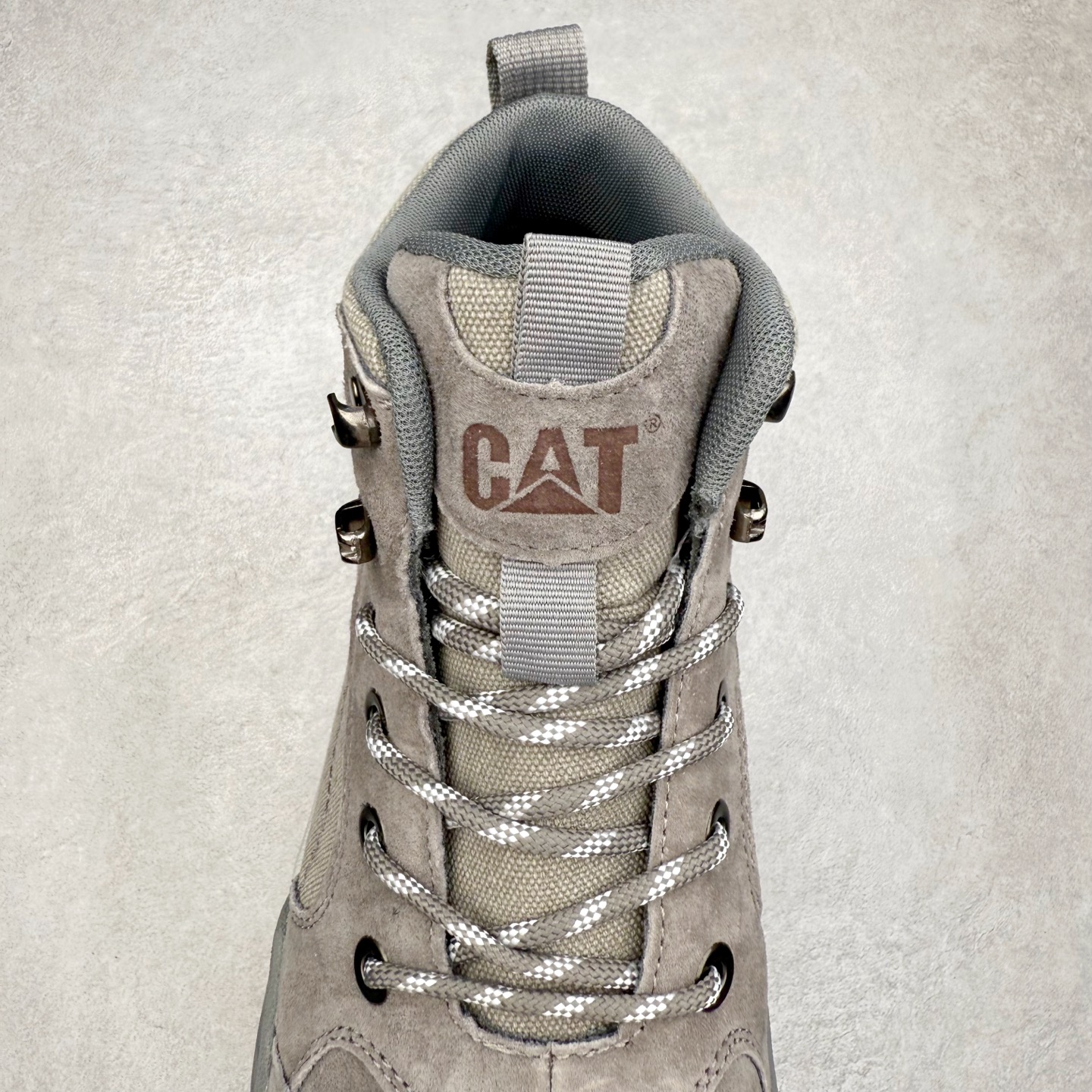 图片[5]-CAT卡特 户外工装轻底休闲马丁靴大黄靴系列 广东大厂品质 全新工艺升级 全鞋真牛皮材料 大底到五金都是代工厂原材料制作 同原版固特异永不开胶工艺 好货不杀猪 首单质量严格把控 全网独家首发 品质毋庸置疑 全套官网统一包装 今年冬季防寒户外专用 日常随意搭配 尺码：39 40 41 42 43 44（皮鞋码）-选品中心