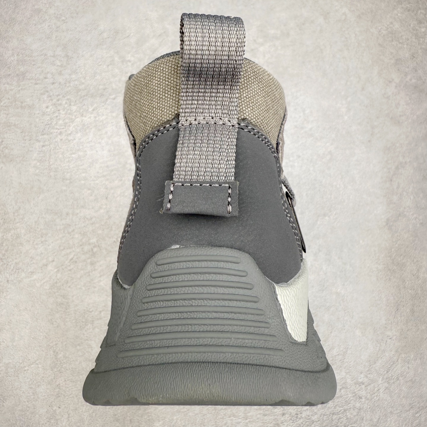 图片[8]-CAT卡特 户外工装轻底休闲马丁靴大黄靴系列 广东大厂品质 全新工艺升级 全鞋真牛皮材料 大底到五金都是代工厂原材料制作 同原版固特异永不开胶工艺 好货不杀猪 首单质量严格把控 全网独家首发 品质毋庸置疑 全套官网统一包装 今年冬季防寒户外专用 日常随意搭配 尺码：39 40 41 42 43 44（皮鞋码）-选品中心