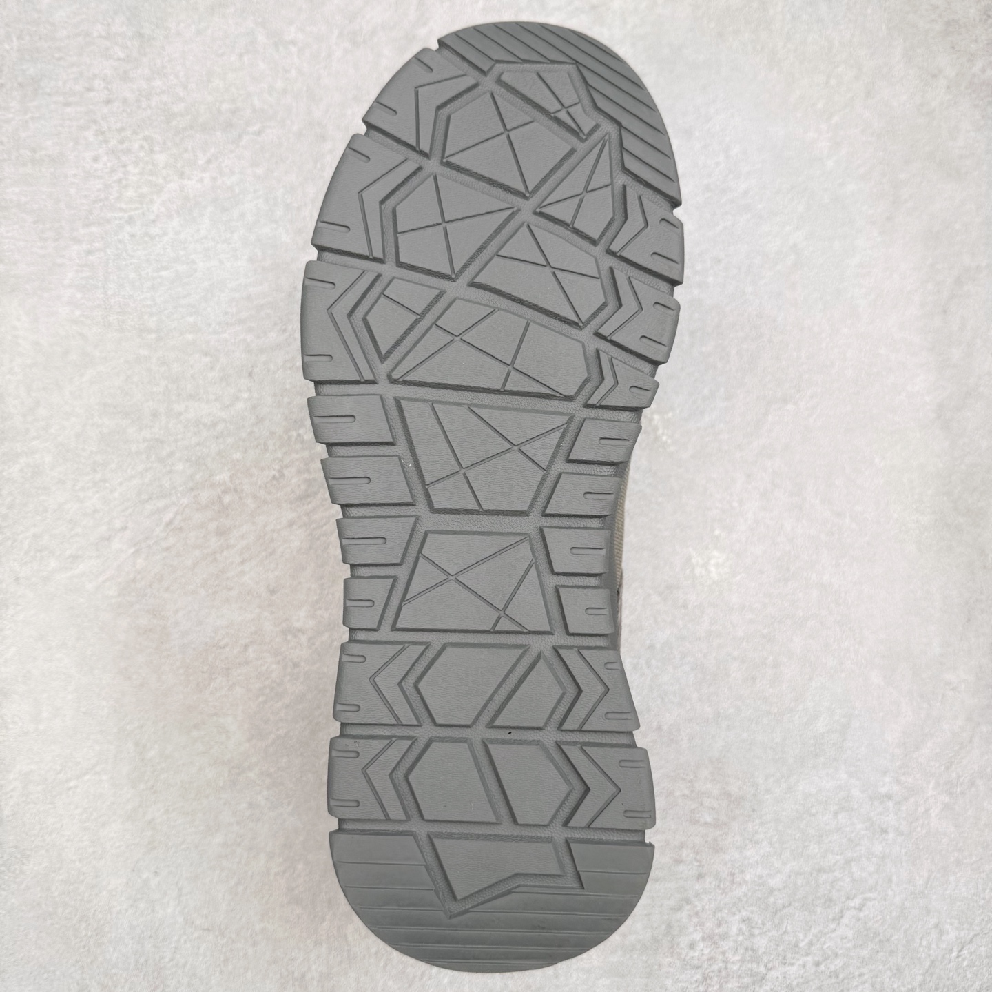 图片[9]-CAT卡特 户外工装轻底休闲马丁靴大黄靴系列 广东大厂品质 全新工艺升级 全鞋真牛皮材料 大底到五金都是代工厂原材料制作 同原版固特异永不开胶工艺 好货不杀猪 首单质量严格把控 全网独家首发 品质毋庸置疑 全套官网统一包装 今年冬季防寒户外专用 日常随意搭配 尺码：39 40 41 42 43 44（皮鞋码）-选品中心