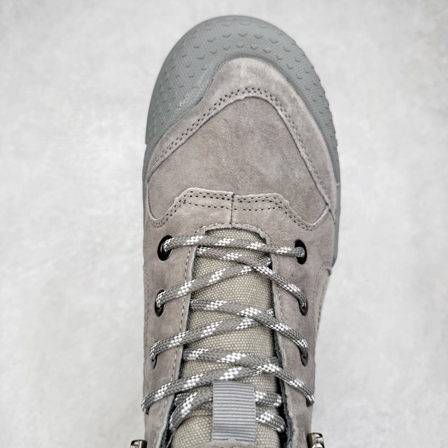 图片[4]-CAT卡特 户外工装轻底休闲马丁靴大黄靴系列 广东大厂品质 全新工艺升级 全鞋真牛皮材料 大底到五金都是代工厂原材料制作 同原版固特异永不开胶工艺 好货不杀猪 首单质量严格把控 全网独家首发 品质毋庸置疑 全套官网统一包装 今年冬季防寒户外专用 日常随意搭配 尺码：39 40 41 42 43 44（皮鞋码）-选品中心