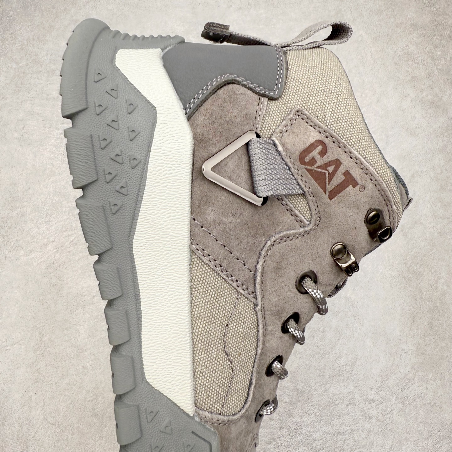 图片[6]-CAT卡特 户外工装轻底休闲马丁靴大黄靴系列 广东大厂品质 全新工艺升级 全鞋真牛皮材料 大底到五金都是代工厂原材料制作 同原版固特异永不开胶工艺 好货不杀猪 首单质量严格把控 全网独家首发 品质毋庸置疑 全套官网统一包装 今年冬季防寒户外专用 日常随意搭配 尺码：39 40 41 42 43 44（皮鞋码）-选品中心