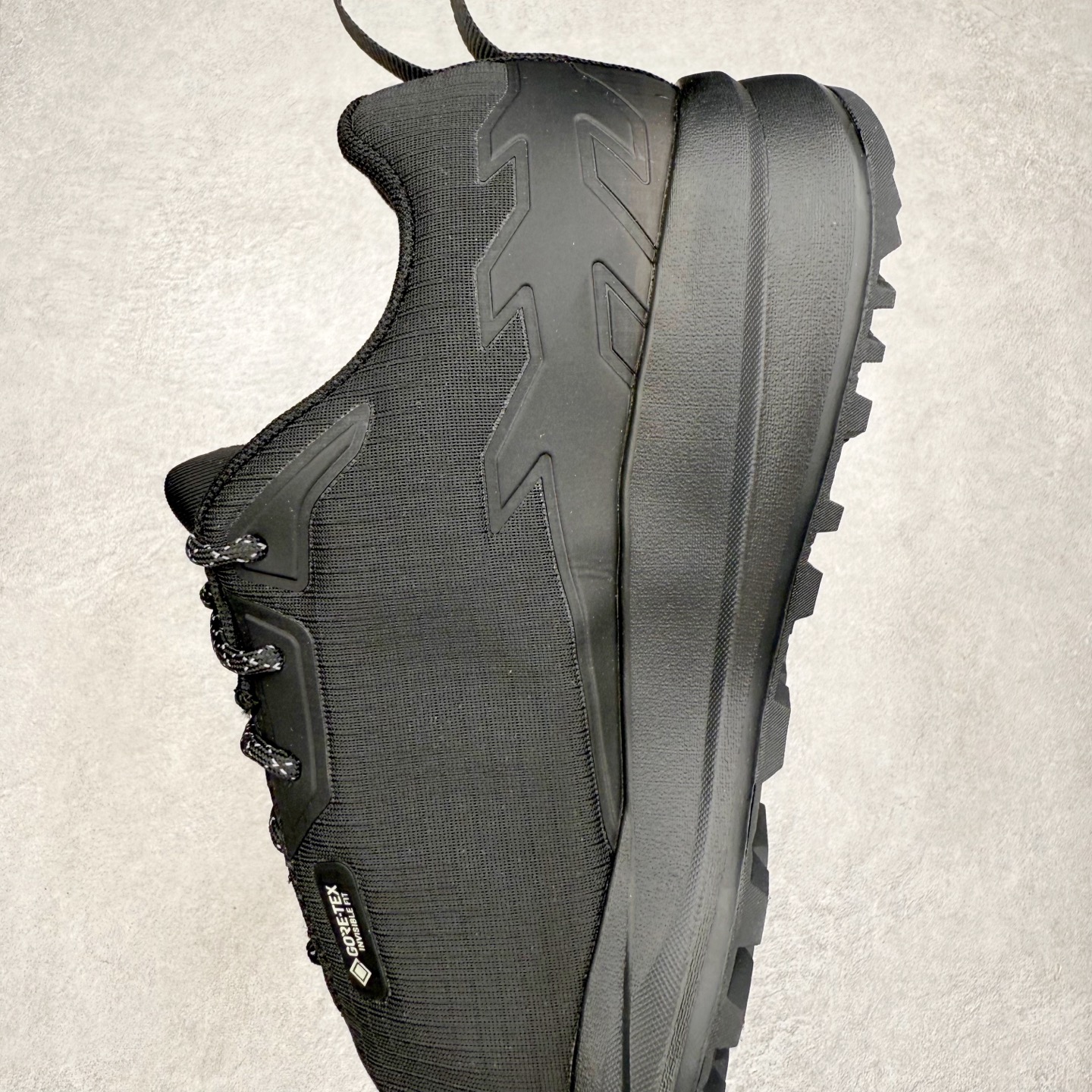 图片[7]-KOLON SPORT Skyler 2 舒适柔软 防水支撑轻便回弹低帮徒步鞋 男女同款 KOLON SPORT 可隆1973年诞生，并首次推出登山装备。自创立起，KOLON SPORT就把绿色定为基本色调，以常青树为品牌标志，坚持以关爱自然为己任，积极探求自然界的舒适，并以此应用于新产品的开发与研究。40多年来，历经不断革新，成就高端专业户外品牌。实拍调校N版已经零色差零失真 百分百还原实物色彩所见即所得 不存在货不对板色差等低级问题 选购参考实物拍摄 不混卖不参货 只用心做好货严格选品 承诺混一赔十 尺码：36 36.5 37.5 38 38.5 39 40 40.5 41 42 42.5 43 44 44.5 45-选品中心