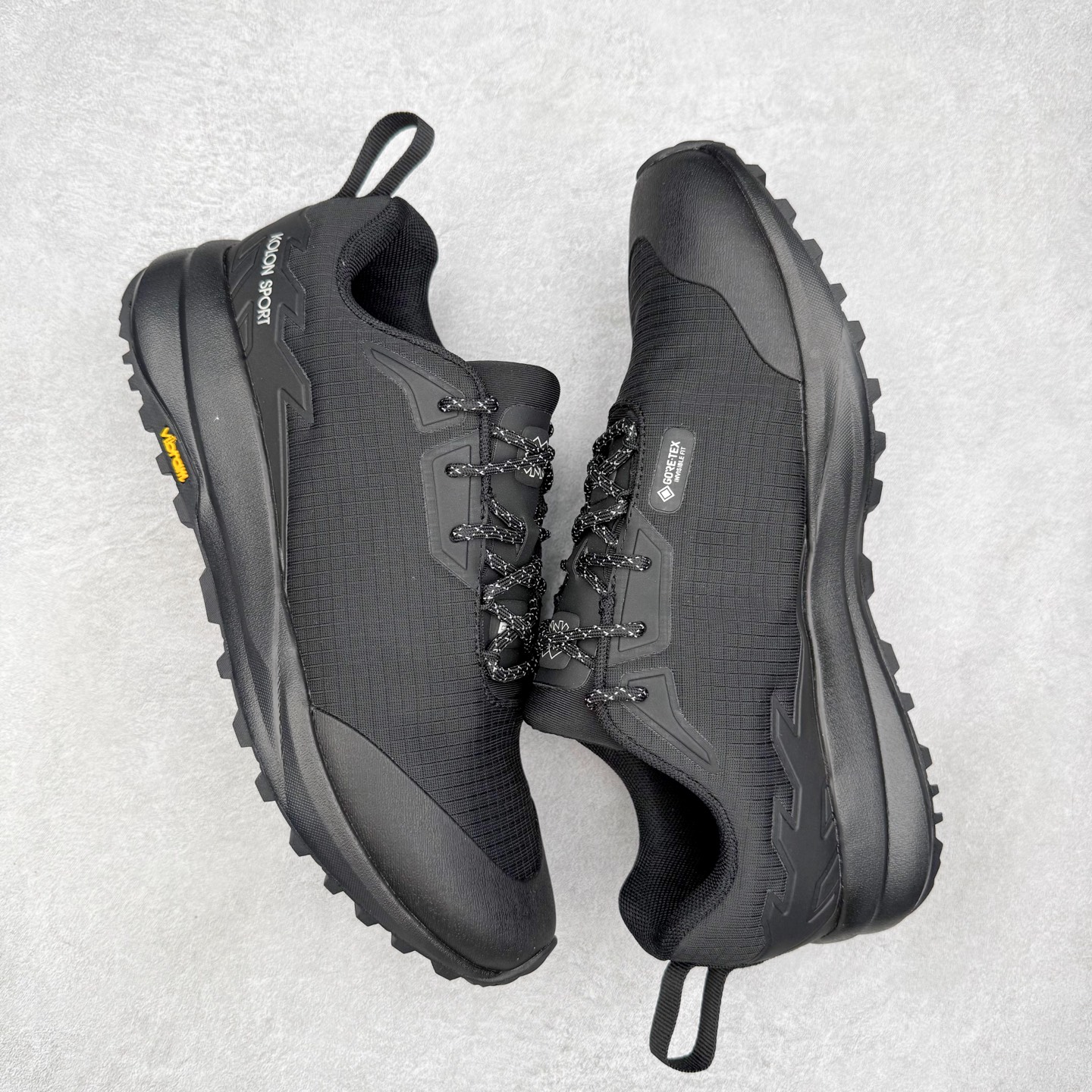 图片[3]-KOLON SPORT Skyler 2 舒适柔软 防水支撑轻便回弹低帮徒步鞋 男女同款 KOLON SPORT 可隆1973年诞生，并首次推出登山装备。自创立起，KOLON SPORT就把绿色定为基本色调，以常青树为品牌标志，坚持以关爱自然为己任，积极探求自然界的舒适，并以此应用于新产品的开发与研究。40多年来，历经不断革新，成就高端专业户外品牌。实拍调校N版已经零色差零失真 百分百还原实物色彩所见即所得 不存在货不对板色差等低级问题 选购参考实物拍摄 不混卖不参货 只用心做好货严格选品 承诺混一赔十 尺码：36 36.5 37.5 38 38.5 39 40 40.5 41 42 42.5 43 44 44.5 45-选品中心