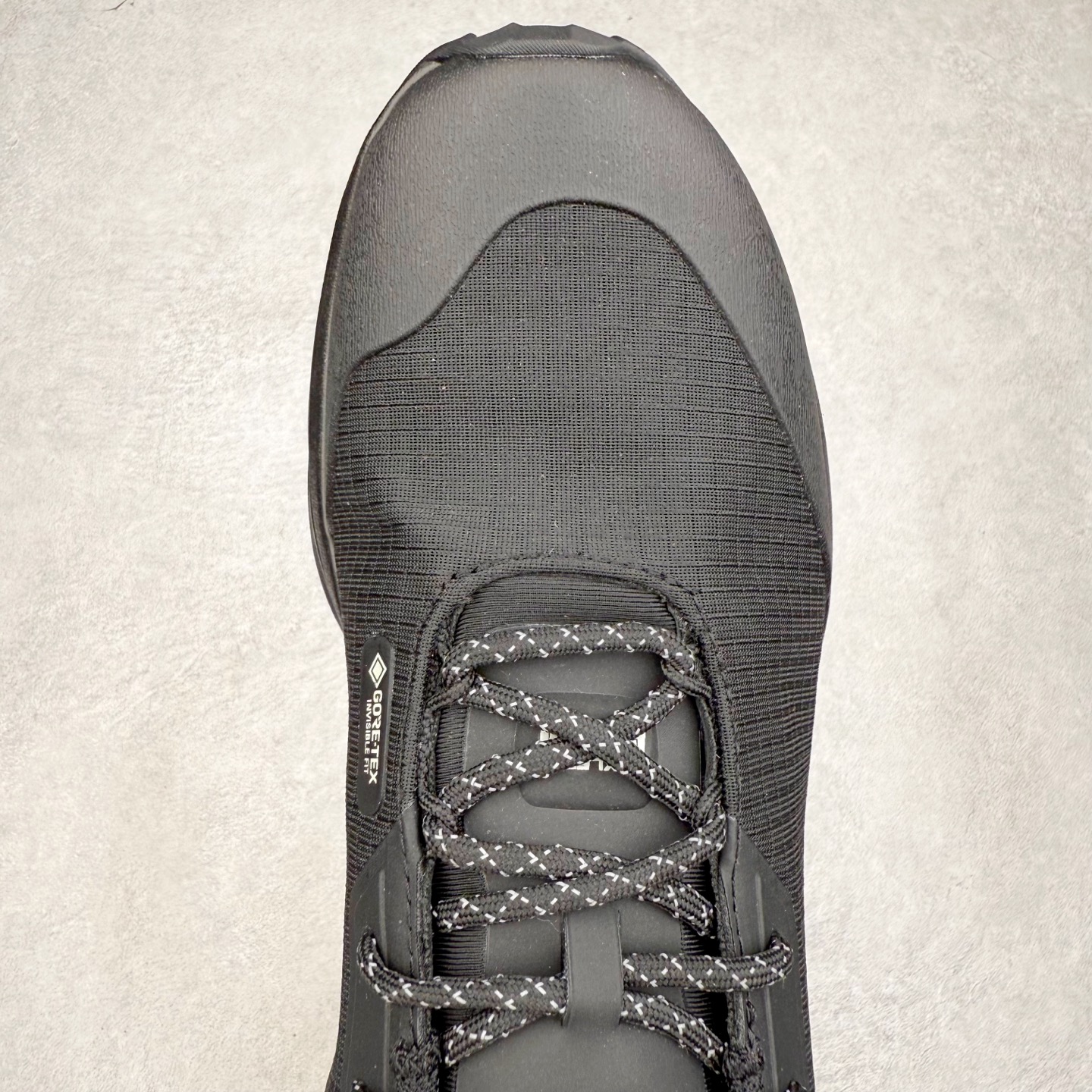 图片[4]-KOLON SPORT Skyler 2 舒适柔软 防水支撑轻便回弹低帮徒步鞋 男女同款 KOLON SPORT 可隆1973年诞生，并首次推出登山装备。自创立起，KOLON SPORT就把绿色定为基本色调，以常青树为品牌标志，坚持以关爱自然为己任，积极探求自然界的舒适，并以此应用于新产品的开发与研究。40多年来，历经不断革新，成就高端专业户外品牌。实拍调校N版已经零色差零失真 百分百还原实物色彩所见即所得 不存在货不对板色差等低级问题 选购参考实物拍摄 不混卖不参货 只用心做好货严格选品 承诺混一赔十 尺码：36 36.5 37.5 38 38.5 39 40 40.5 41 42 42.5 43 44 44.5 45-选品中心