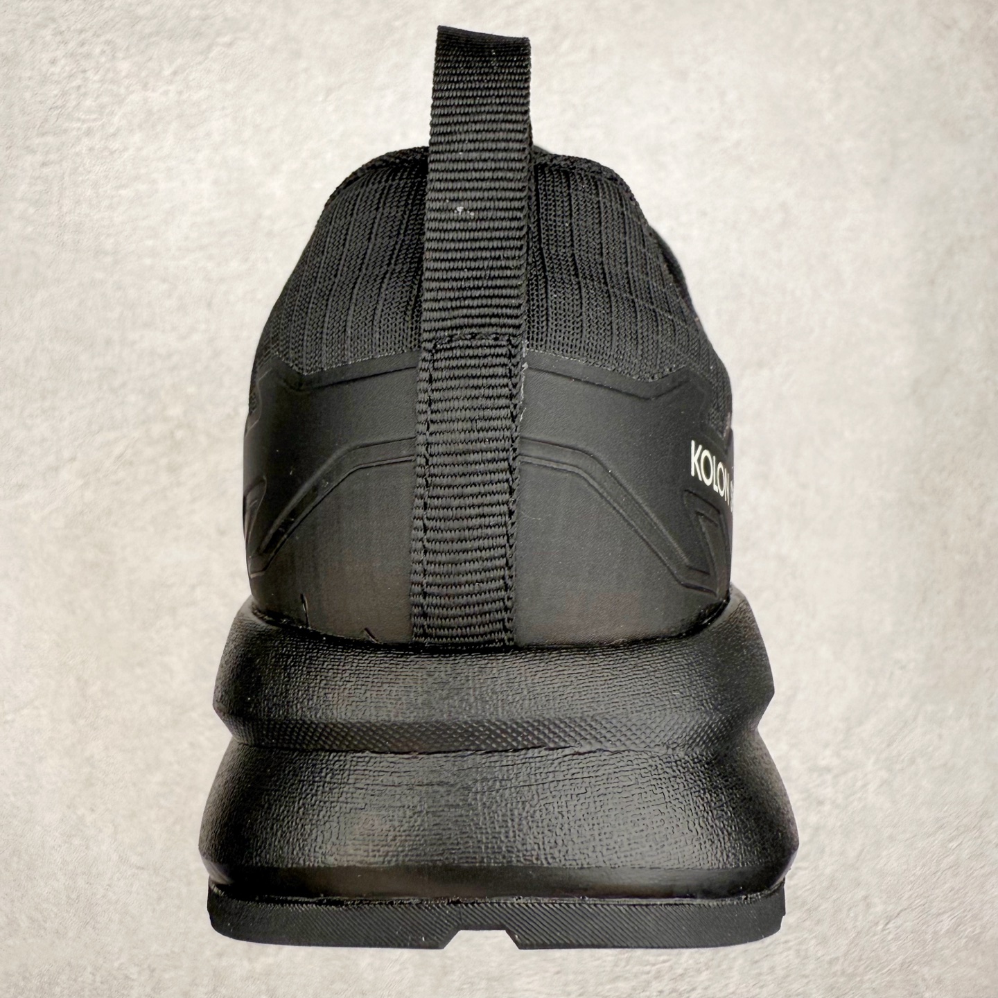 图片[8]-KOLON SPORT Skyler 2 舒适柔软 防水支撑轻便回弹低帮徒步鞋 男女同款 KOLON SPORT 可隆1973年诞生，并首次推出登山装备。自创立起，KOLON SPORT就把绿色定为基本色调，以常青树为品牌标志，坚持以关爱自然为己任，积极探求自然界的舒适，并以此应用于新产品的开发与研究。40多年来，历经不断革新，成就高端专业户外品牌。实拍调校N版已经零色差零失真 百分百还原实物色彩所见即所得 不存在货不对板色差等低级问题 选购参考实物拍摄 不混卖不参货 只用心做好货严格选品 承诺混一赔十 尺码：36 36.5 37.5 38 38.5 39 40 40.5 41 42 42.5 43 44 44.5 45-选品中心