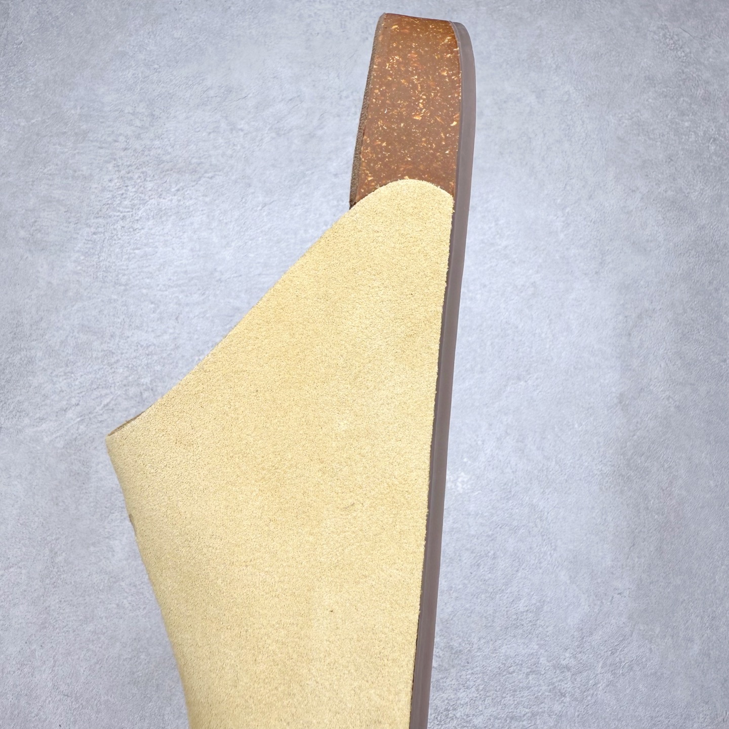 图片[7]-AD Originals Adimule 舒适百搭防磨包头拖鞋 男女同款 实拍调校N版已经零色差零失真 百分百还原实物色彩所见即所得 不存在货不对板色差等低级问题 选购参考实物拍摄 不混卖不参货 只用心做好货严格选品 承诺混一赔十 尺码：36 36.5 37.5 38 38.5 39 40 40.5 41 42 42.5 43 44 44.5 45-选品中心