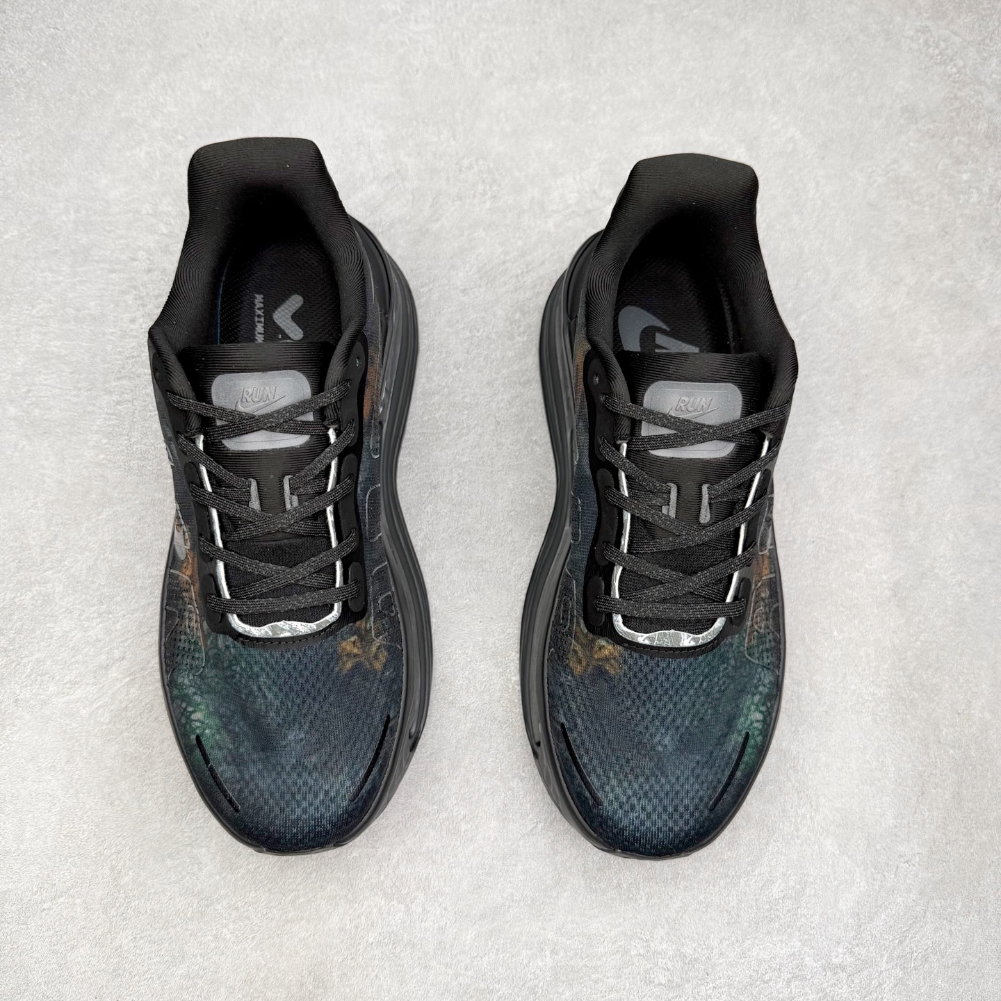 图片[2]-NK Vomero Premium 时尚舒适 网布防滑耐磨 低帮跑步鞋 IO7325-001 实拍调校N版已经零色差零失真 百分百还原实物色彩所见即所得 不存在货不对板色差等低级问题 选购参考实物拍摄 不混卖不参货 只用心做好货严格选品 承诺混一赔十 尺码：36 36.5 37.5 38 38.5 39 40 40.5 41 42 42.5 43 44 44.5 45-选品中心