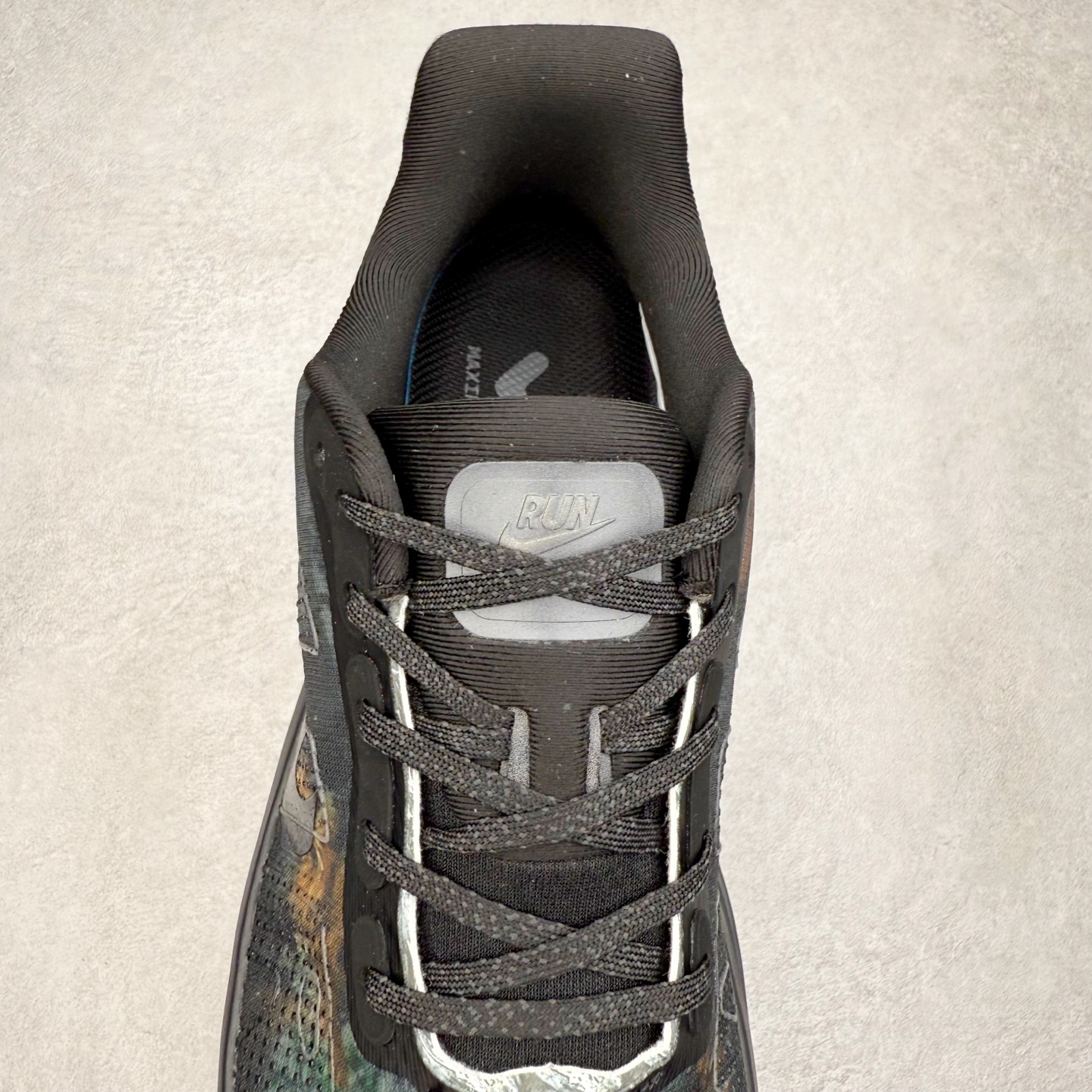 图片[5]-NK Vomero Premium 时尚舒适 网布防滑耐磨 低帮跑步鞋 IO7325-001 实拍调校N版已经零色差零失真 百分百还原实物色彩所见即所得 不存在货不对板色差等低级问题 选购参考实物拍摄 不混卖不参货 只用心做好货严格选品 承诺混一赔十 尺码：36 36.5 37.5 38 38.5 39 40 40.5 41 42 42.5 43 44 44.5 45-选品中心