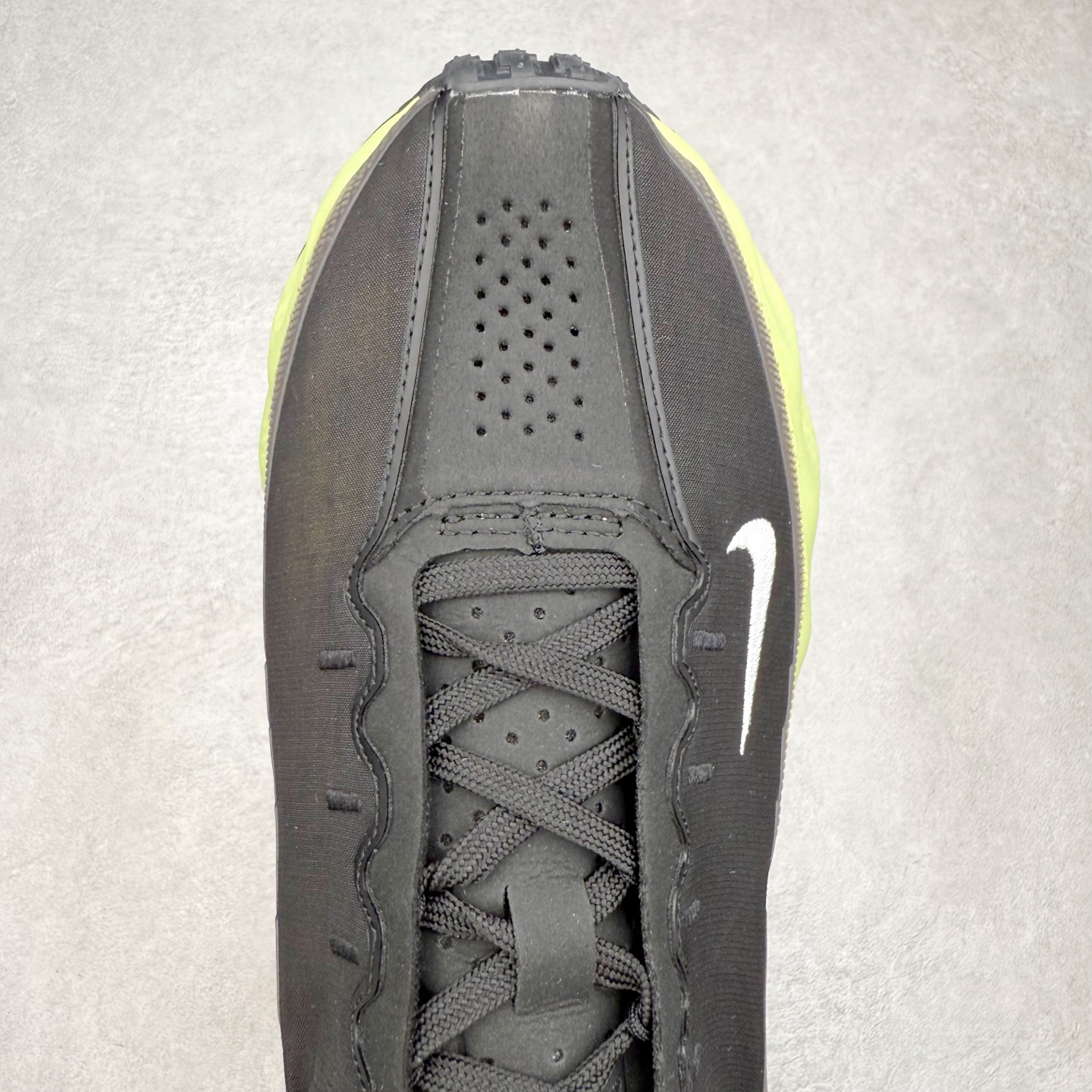 图片[4]-HYEIN SEO x NK Ava Rover 百搭舒适耐磨低帮跑步鞋 男女同款 流线型轮廓，通过轻薄物料鞋面结合 TPU 网格状支撑示人，增厚的中底材质选用 ReactX 加持，华夫外底收尾。鞋垫与后跟鞋提，克制点缀 Hyein Seo 字样。鞋垫与鞋提则采用菱形格纹的变化元素呈现。实拍调校N版已经零色差零失真 百分百还原实物色彩所见即所得 不存在货不对板色差等低级问题 选购参考实物拍摄 不混卖不参货 只用心做好货严格选品 承诺混一赔十 尺码：36 36.5 37.5 38 38.5 39 40 40.5 41 42 42.5 43 44 44.5 45-选品中心