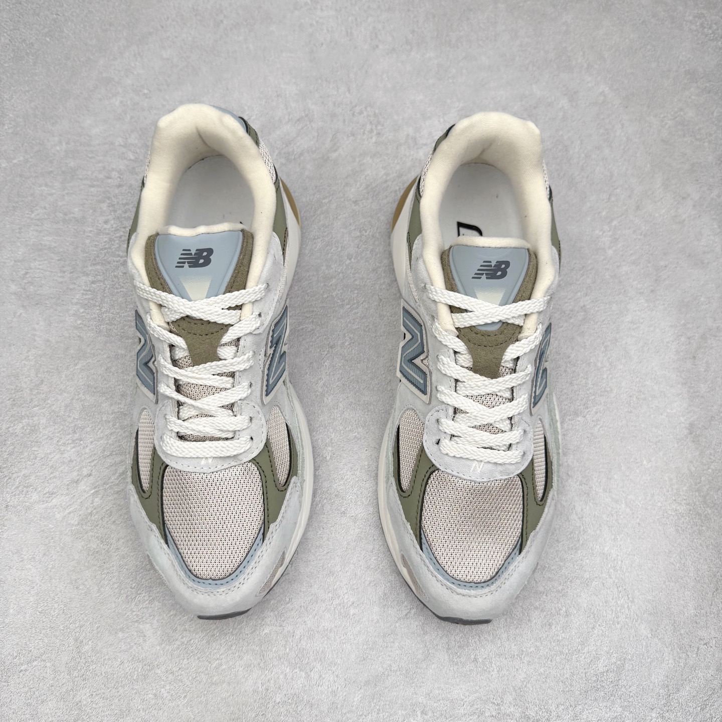 图片[2]-New Balance NB2010系列新百伦经典复古休闲运动板鞋 以ENCAP中底配以升级版 N-ERGY缓震物料 鞋面则采用特色的柔软麂皮搭以NewBalance经典的尼龙网布 低调中还原跑鞋本真 更年轻化的设计理念与材质 让新世代青年得以用全新视角体验经典鞋款的传奇魅力尺码：36 37 37.5 38 38.5 39.5 40 40.5 41.5 42 42.5 43 44 45-选品中心