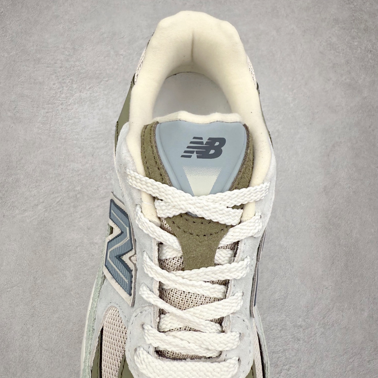 图片[5]-New Balance NB2010系列新百伦经典复古休闲运动板鞋 以ENCAP中底配以升级版 N-ERGY缓震物料 鞋面则采用特色的柔软麂皮搭以NewBalance经典的尼龙网布 低调中还原跑鞋本真 更年轻化的设计理念与材质 让新世代青年得以用全新视角体验经典鞋款的传奇魅力尺码：36 37 37.5 38 38.5 39.5 40 40.5 41.5 42 42.5 43 44 45-选品中心