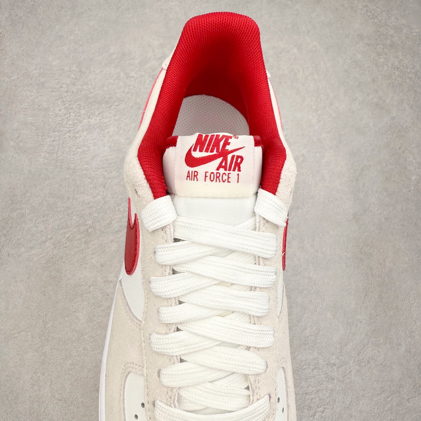 图片[5]-NK Air Force 1´07 Low 空军一号低帮百搭休闲运动板鞋 IB6388-101 柔软、弹性十足的缓震性能和出色的中底设计 横跨复古与现代的外型结合 造就出风靡全球 三十多年的Force 1 直到今天还深受青睐 实拍调校N版已经零色差零失真 百分百还原实物色彩所见即所得 不存在货不对板色差等低级问题 选购参考实物拍摄 不混卖不参货 只用心做好货严格选品 承诺混一赔十 尺码：36 36.5 37.5 38 38.5 39 40 40.5 41 42 42.5 43 44 44.5 45-选品中心