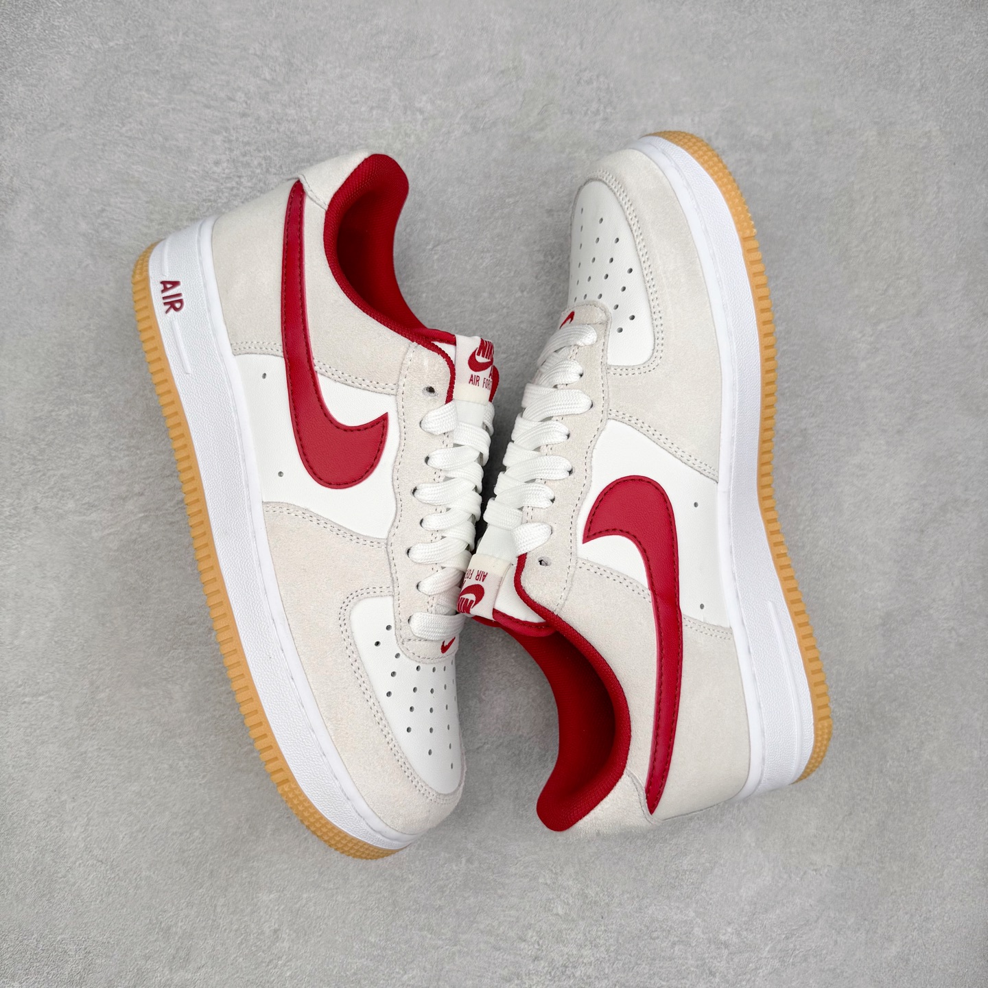 图片[3]-NK Air Force 1´07 Low 空军一号低帮百搭休闲运动板鞋 IB6388-101 柔软、弹性十足的缓震性能和出色的中底设计 横跨复古与现代的外型结合 造就出风靡全球 三十多年的Force 1 直到今天还深受青睐 实拍调校N版已经零色差零失真 百分百还原实物色彩所见即所得 不存在货不对板色差等低级问题 选购参考实物拍摄 不混卖不参货 只用心做好货严格选品 承诺混一赔十 尺码：36 36.5 37.5 38 38.5 39 40 40.5 41 42 42.5 43 44 44.5 45-选品中心