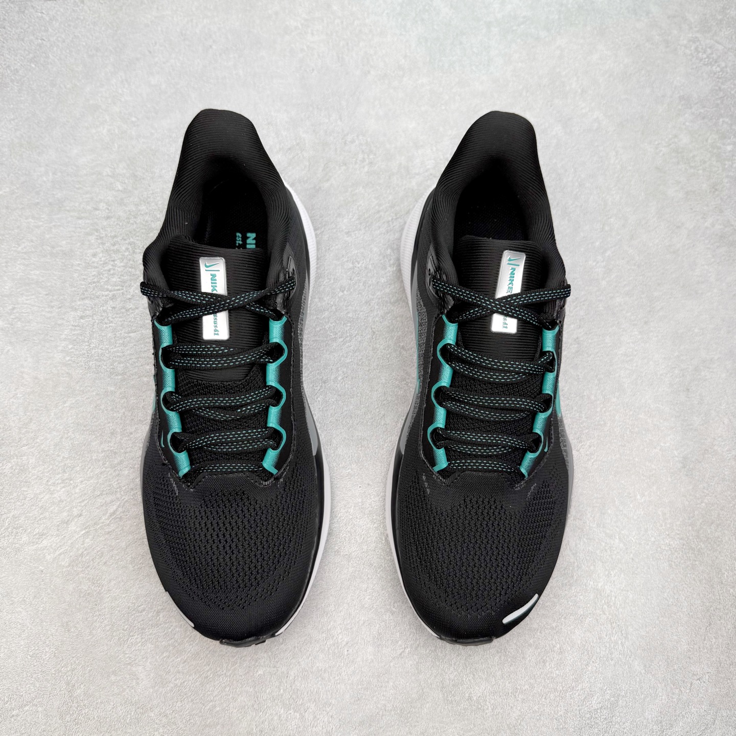 图片[2]-＃特价福利 NK Zoom Pegasus 飞马41代马拉松系列网面透气缓震疾速跑鞋 拥有 Zoom Air 一如既往的稳定感和流畅感 鞋面采用工程网眼设计 为特定高热区域营造出色透气性 进一步增加鞋面的穿孔数量 让足部能够快速散热 中足搭配 Flywire 飞线 在高速运动时营造舒适稳定的贴合感 内置Zoon气垫加持 动力十足 尺码：36 36.5 37.5 38 38.5 39 40 40.5 41 42 42.5 43 44 44.5 45-选品中心