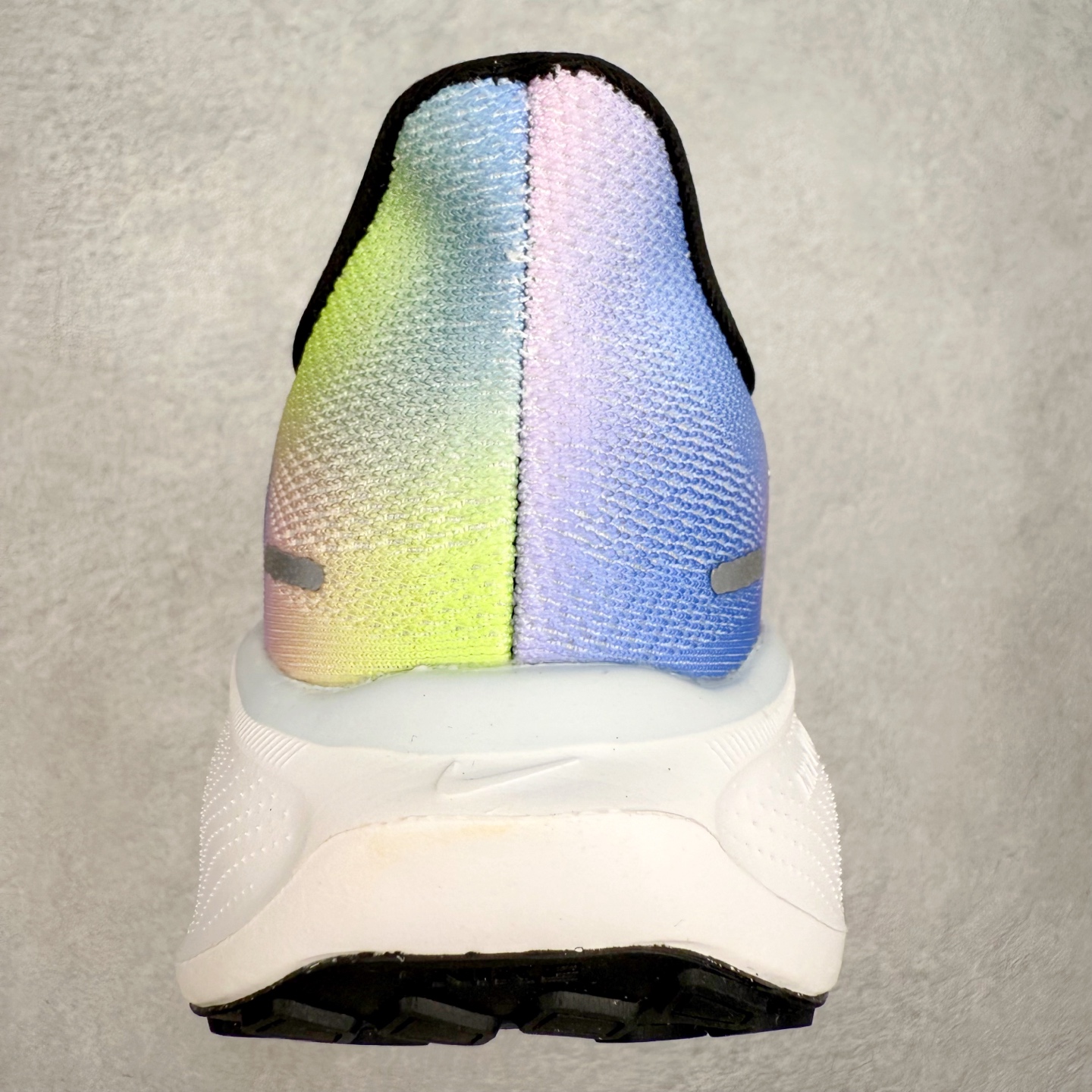 图片[8]-＃特价福利 NK Zoom Pegasus 飞马41代马拉松系列网面透气缓震疾速跑鞋 拥有 Zoom Air 一如既往的稳定感和流畅感 鞋面采用工程网眼设计 为特定高热区域营造出色透气性 进一步增加鞋面的穿孔数量 让足部能够快速散热 中足搭配 Flywire 飞线 在高速运动时营造舒适稳定的贴合感 内置Zoon气垫加持 动力十足 尺码：36 36.5 37.5 38 38.5 39 40 40.5 41 42 42.5 43 44 44.5 45-选品中心