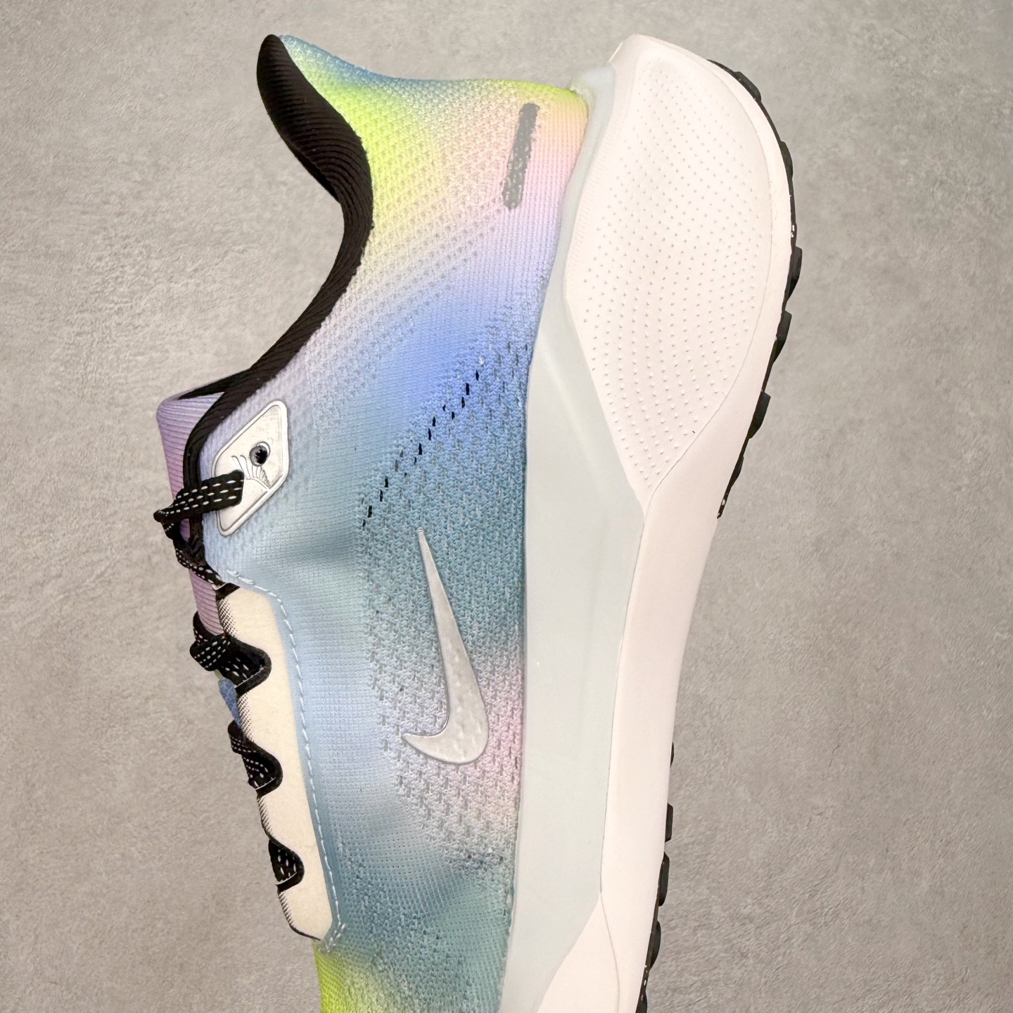 图片[7]-＃特价福利 NK Zoom Pegasus 飞马41代马拉松系列网面透气缓震疾速跑鞋 拥有 Zoom Air 一如既往的稳定感和流畅感 鞋面采用工程网眼设计 为特定高热区域营造出色透气性 进一步增加鞋面的穿孔数量 让足部能够快速散热 中足搭配 Flywire 飞线 在高速运动时营造舒适稳定的贴合感 内置Zoon气垫加持 动力十足 尺码：36 36.5 37.5 38 38.5 39 40 40.5 41 42 42.5 43 44 44.5 45-选品中心