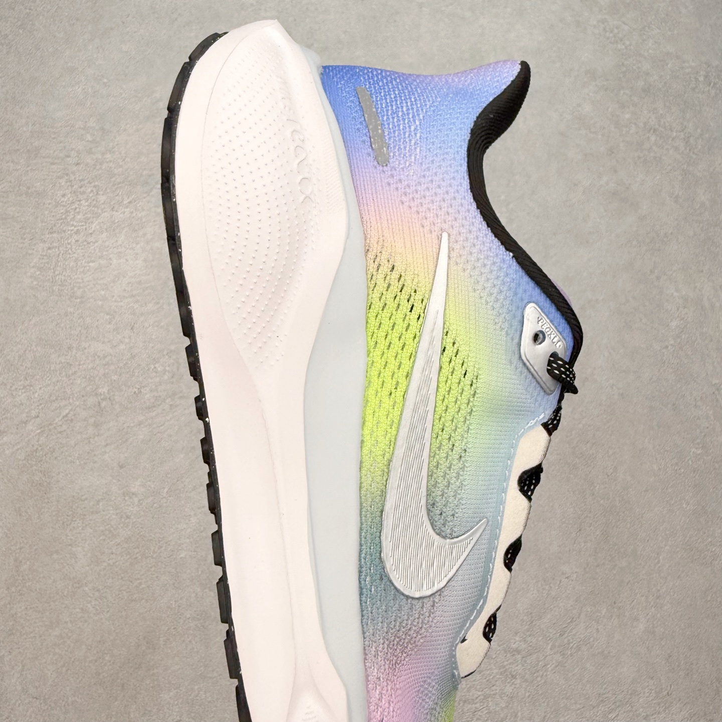 图片[6]-＃特价福利 NK Zoom Pegasus 飞马41代马拉松系列网面透气缓震疾速跑鞋 拥有 Zoom Air 一如既往的稳定感和流畅感 鞋面采用工程网眼设计 为特定高热区域营造出色透气性 进一步增加鞋面的穿孔数量 让足部能够快速散热 中足搭配 Flywire 飞线 在高速运动时营造舒适稳定的贴合感 内置Zoon气垫加持 动力十足 尺码：36 36.5 37.5 38 38.5 39 40 40.5 41 42 42.5 43 44 44.5 45-选品中心