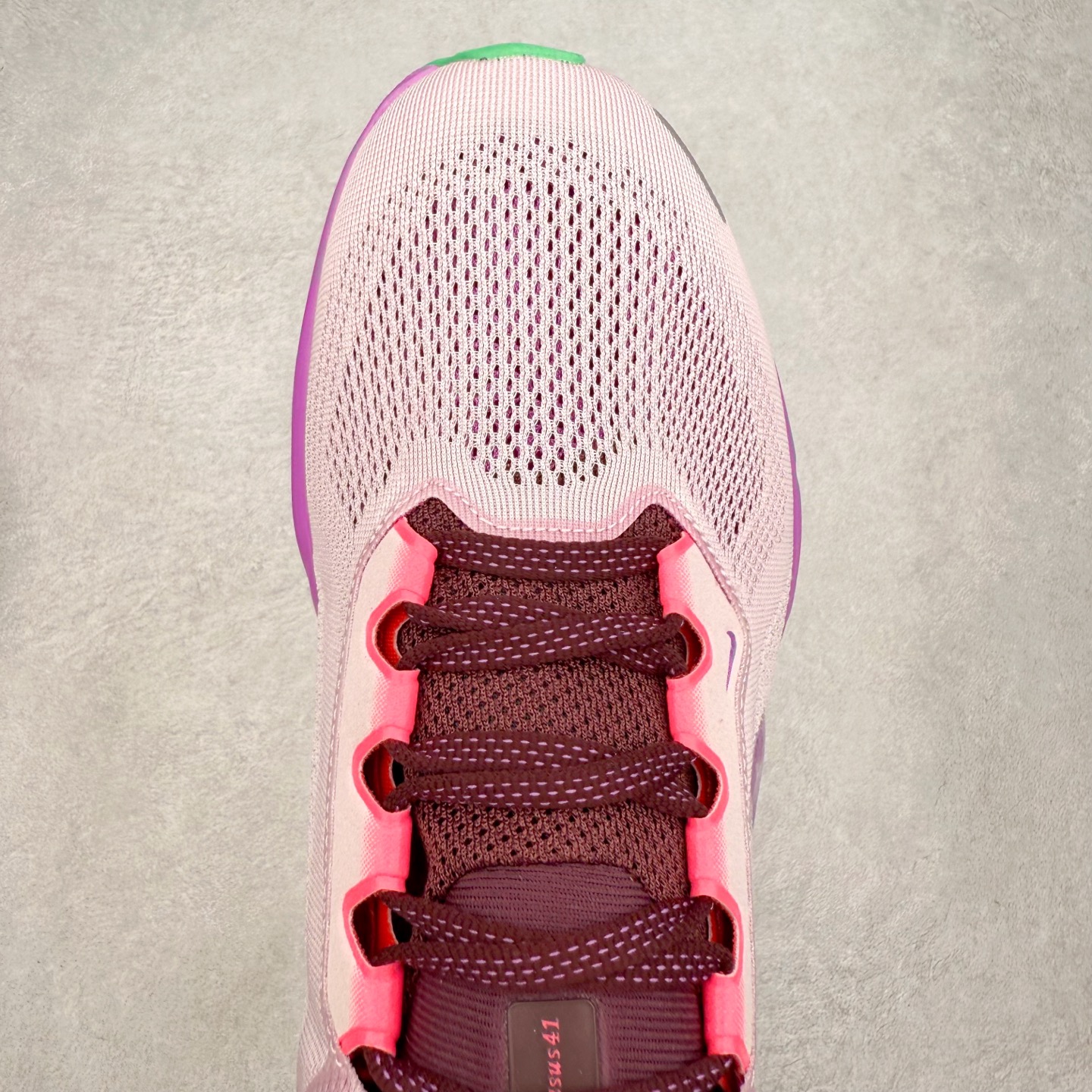 图片[4]-＃特价福利 NK Zoom Pegasus 飞马41代马拉松系列网面透气缓震疾速跑鞋 拥有 Zoom Air 一如既往的稳定感和流畅感 鞋面采用工程网眼设计 为特定高热区域营造出色透气性 进一步增加鞋面的穿孔数量 让足部能够快速散热 中足搭配 Flywire 飞线 在高速运动时营造舒适稳定的贴合感 内置Zoon气垫加持 动力十足 尺码：36 36.5 37.5 38 38.5 39 40 40.5 41 42 42.5 43 44 44.5 45-选品中心