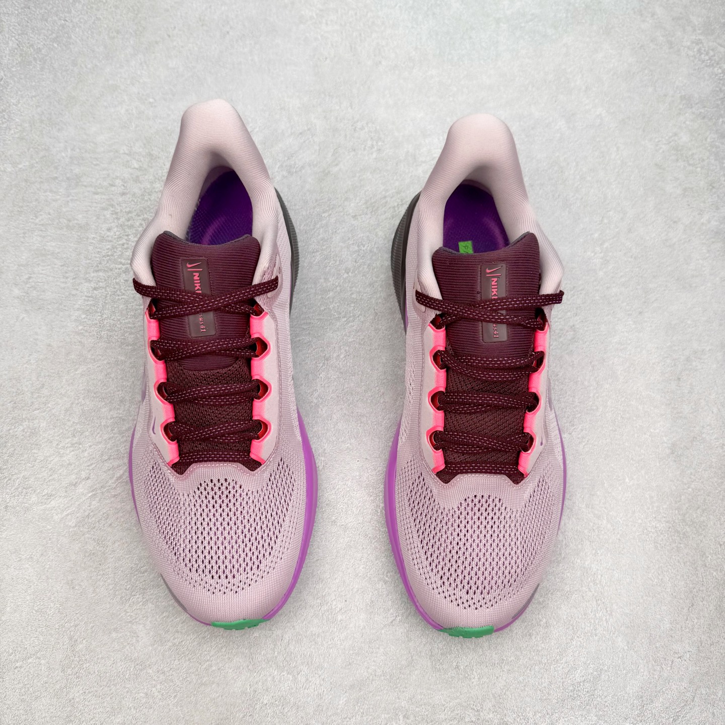 图片[2]-＃特价福利 NK Zoom Pegasus 飞马41代马拉松系列网面透气缓震疾速跑鞋 拥有 Zoom Air 一如既往的稳定感和流畅感 鞋面采用工程网眼设计 为特定高热区域营造出色透气性 进一步增加鞋面的穿孔数量 让足部能够快速散热 中足搭配 Flywire 飞线 在高速运动时营造舒适稳定的贴合感 内置Zoon气垫加持 动力十足 尺码：36 36.5 37.5 38 38.5 39 40 40.5 41 42 42.5 43 44 44.5 45-选品中心