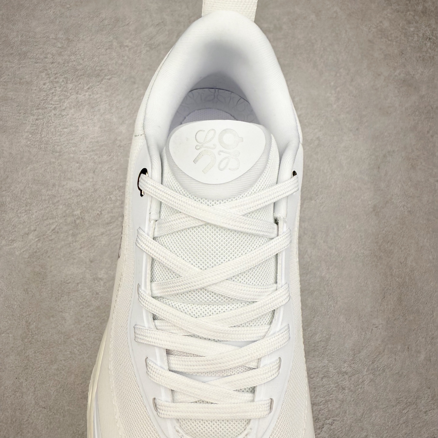 图片[5]-LOEWE x On Cloudtilt 2.0 昂跑罗意威联名 圆头系带生活休闲鞋 此运动品牌 开创于2010年 缓震着陆、强效回弹、轻柔质感的设计构思始终是ON研制关键 与此同时基于“为全球提供革新性的跑步感受”信念 陆续推出了多款跑鞋及其以专业运动人体跑步工程学为设计关键的功能性跑步服饰设备 让跑者不费力气地畅快畅跑 尺码：36 36.5 37.5 38 38.5 39 40 40.5 41 42 42.5 43 44 44.5 45-选品中心