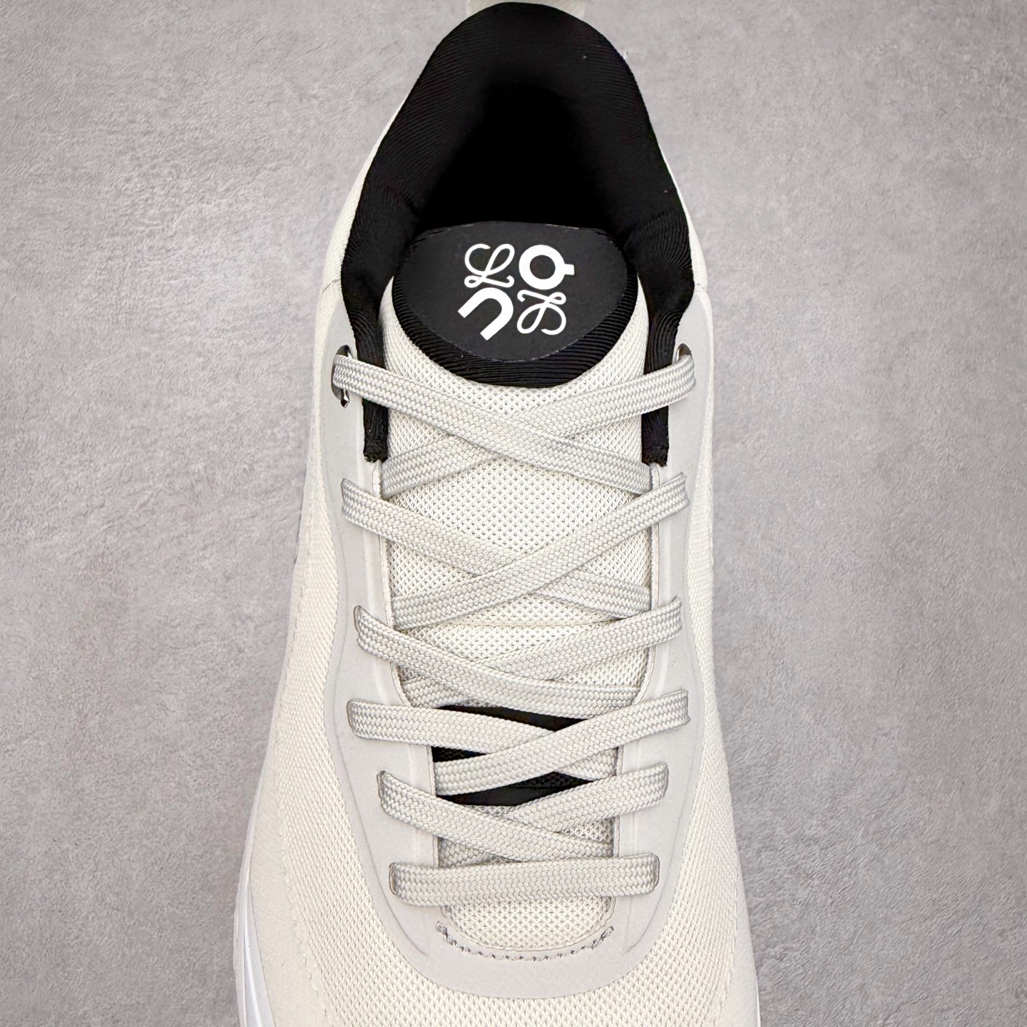 图片[5]-LOEWE x On Cloudtilt 2.0 昂跑罗意威联名 圆头系带生活休闲鞋 此运动品牌 开创于2010年 缓震着陆、强效回弹、轻柔质感的设计构思始终是ON研制关键 与此同时基于“为全球提供革新性的跑步感受”信念 陆续推出了多款跑鞋及其以专业运动人体跑步工程学为设计关键的功能性跑步服饰设备 让跑者不费力气地畅快畅跑 尺码：36 36.5 37.5 38 38.5 39 40 40.5 41 42 42.5 43 44 44.5 45-选品中心