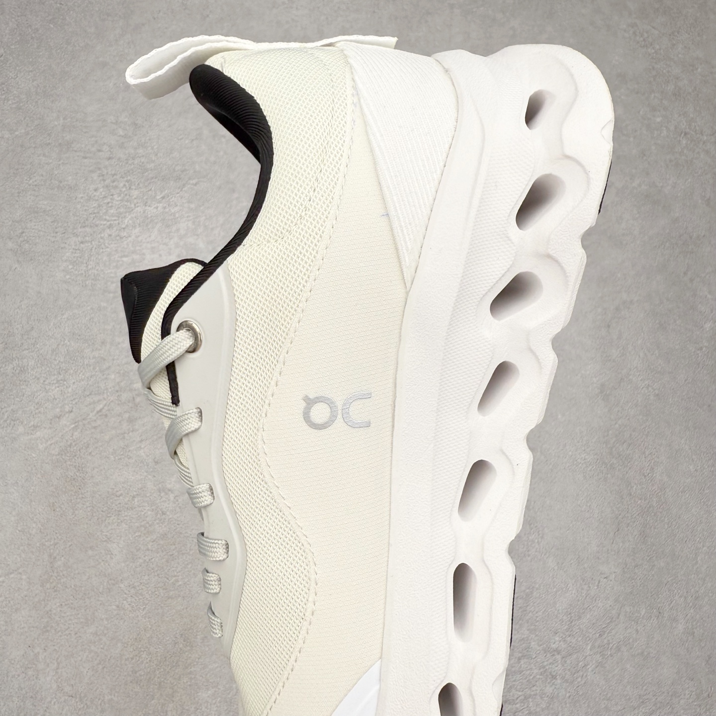 图片[7]-LOEWE x On Cloudtilt 2.0 昂跑罗意威联名 圆头系带生活休闲鞋 此运动品牌 开创于2010年 缓震着陆、强效回弹、轻柔质感的设计构思始终是ON研制关键 与此同时基于“为全球提供革新性的跑步感受”信念 陆续推出了多款跑鞋及其以专业运动人体跑步工程学为设计关键的功能性跑步服饰设备 让跑者不费力气地畅快畅跑 尺码：36 36.5 37.5 38 38.5 39 40 40.5 41 42 42.5 43 44 44.5 45-选品中心