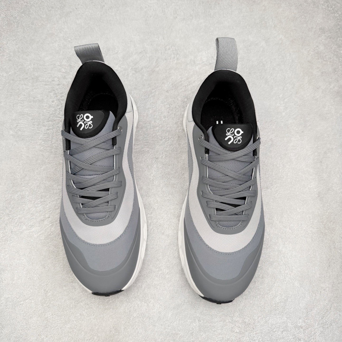 图片[2]-LOEWE x On Cloudtilt 2.0 昂跑罗意威联名 圆头系带生活休闲鞋 此运动品牌 开创于2010年 缓震着陆、强效回弹、轻柔质感的设计构思始终是ON研制关键 与此同时基于“为全球提供革新性的跑步感受”信念 陆续推出了多款跑鞋及其以专业运动人体跑步工程学为设计关键的功能性跑步服饰设备 让跑者不费力气地畅快畅跑 尺码：36 36.5 37.5 38 38.5 39 40 40.5 41 42 42.5 43 44 44.5 45-选品中心