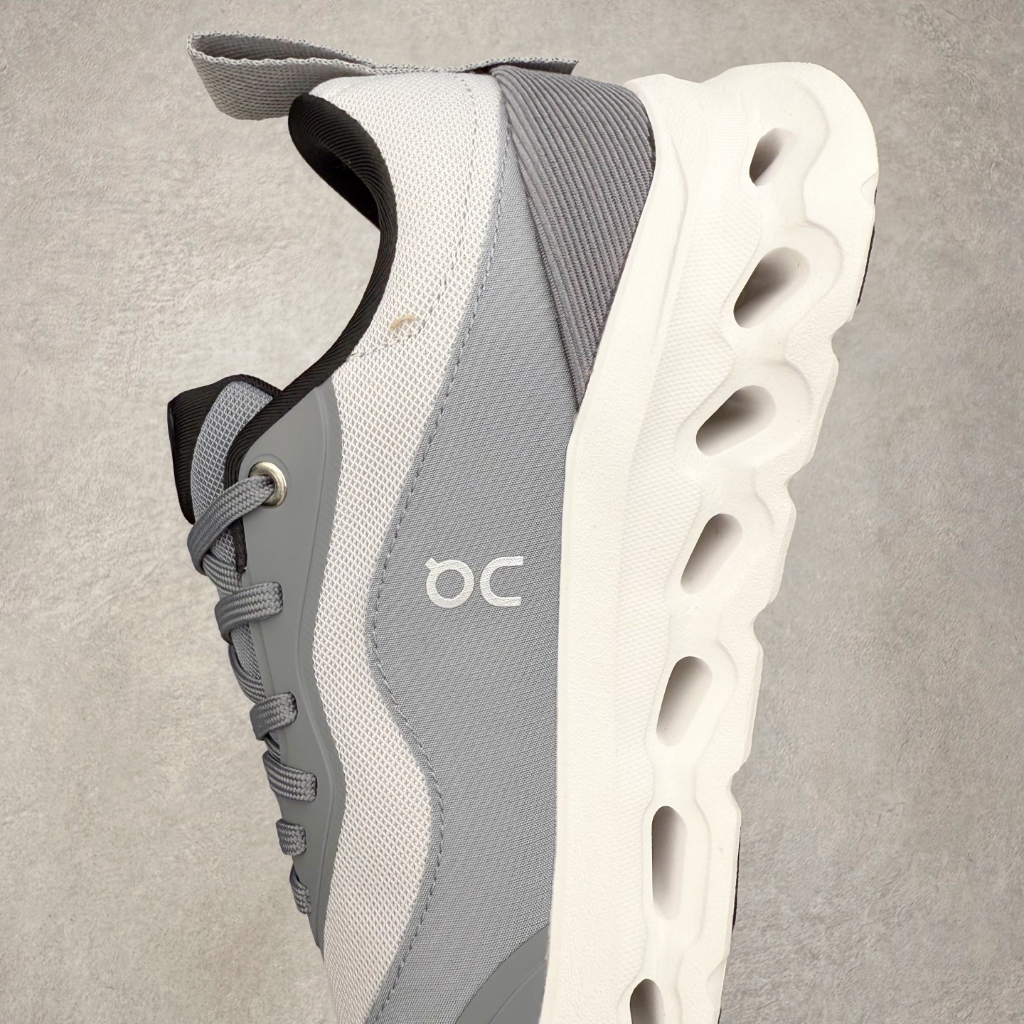 图片[7]-LOEWE x On Cloudtilt 2.0 昂跑罗意威联名 圆头系带生活休闲鞋 此运动品牌 开创于2010年 缓震着陆、强效回弹、轻柔质感的设计构思始终是ON研制关键 与此同时基于“为全球提供革新性的跑步感受”信念 陆续推出了多款跑鞋及其以专业运动人体跑步工程学为设计关键的功能性跑步服饰设备 让跑者不费力气地畅快畅跑 尺码：36 36.5 37.5 38 38.5 39 40 40.5 41 42 42.5 43 44 44.5 45-选品中心