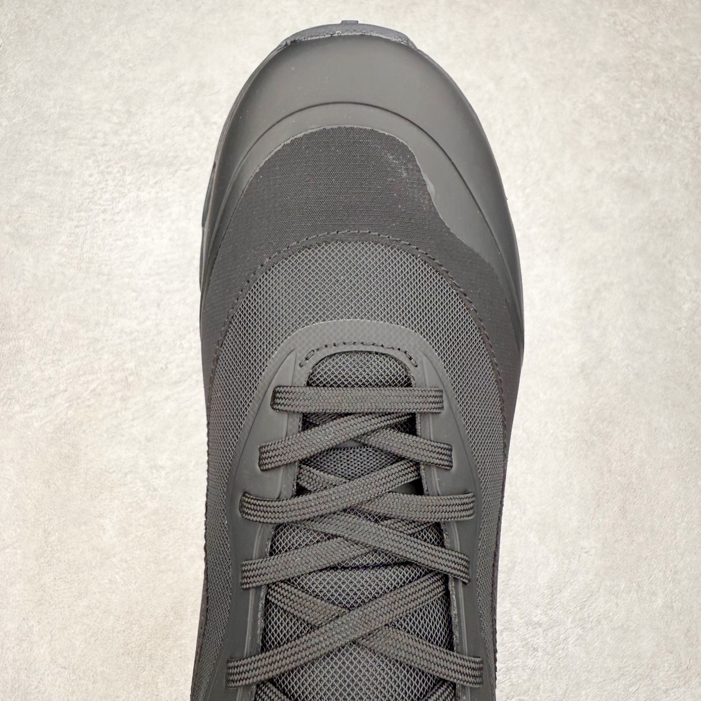 图片[4]-LOEWE x On Cloudtilt 2.0 昂跑罗意威联名 圆头系带生活休闲鞋 此运动品牌 开创于2010年 缓震着陆、强效回弹、轻柔质感的设计构思始终是ON研制关键 与此同时基于“为全球提供革新性的跑步感受”信念 陆续推出了多款跑鞋及其以专业运动人体跑步工程学为设计关键的功能性跑步服饰设备 让跑者不费力气地畅快畅跑 尺码：36 36.5 37.5 38 38.5 39 40 40.5 41 42 42.5 43 44 44.5 45-选品中心