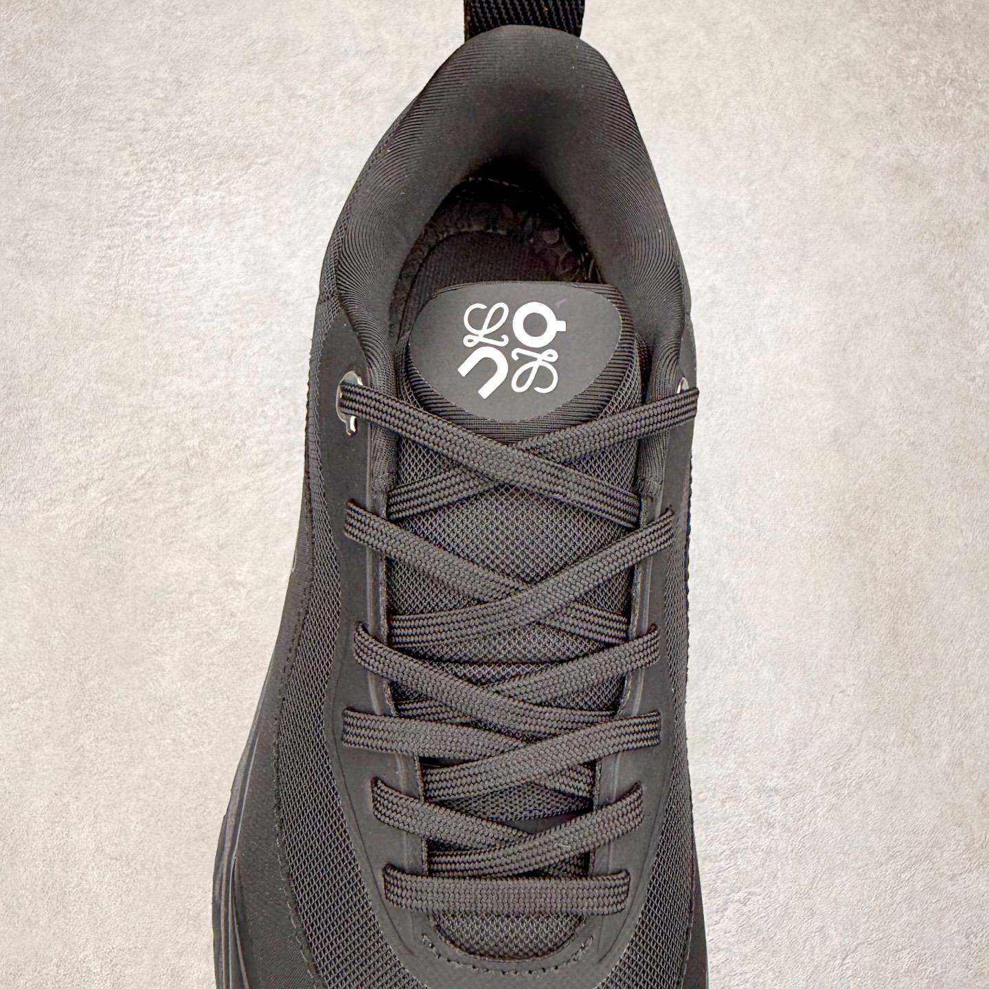 图片[5]-LOEWE x On Cloudtilt 2.0 昂跑罗意威联名 圆头系带生活休闲鞋 此运动品牌 开创于2010年 缓震着陆、强效回弹、轻柔质感的设计构思始终是ON研制关键 与此同时基于“为全球提供革新性的跑步感受”信念 陆续推出了多款跑鞋及其以专业运动人体跑步工程学为设计关键的功能性跑步服饰设备 让跑者不费力气地畅快畅跑 尺码：36 36.5 37.5 38 38.5 39 40 40.5 41 42 42.5 43 44 44.5 45-选品中心